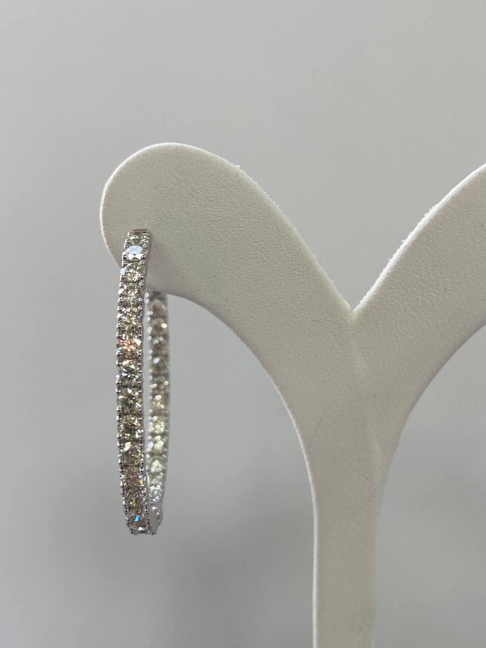 Diamond Hoop Earrings 4.7 Carat in 18 K White Gold  For Sale 1