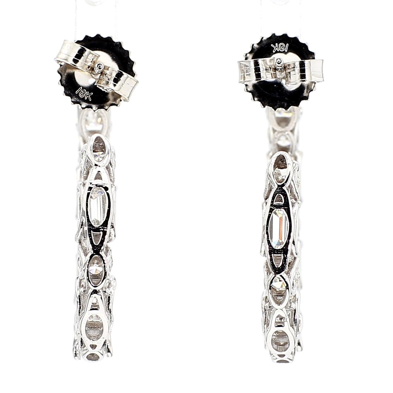 Créoles en diamant alternant taille émeraude et ronde *Naturel* Or blanc 18K en vente 1