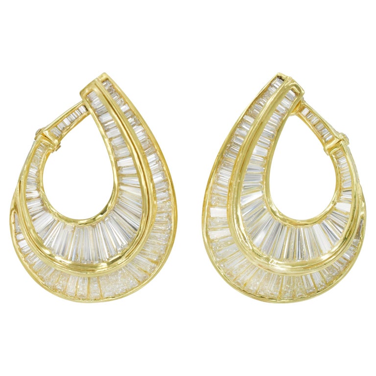 Diamond & 18k Gold Mirage Hoop Earring main image 0