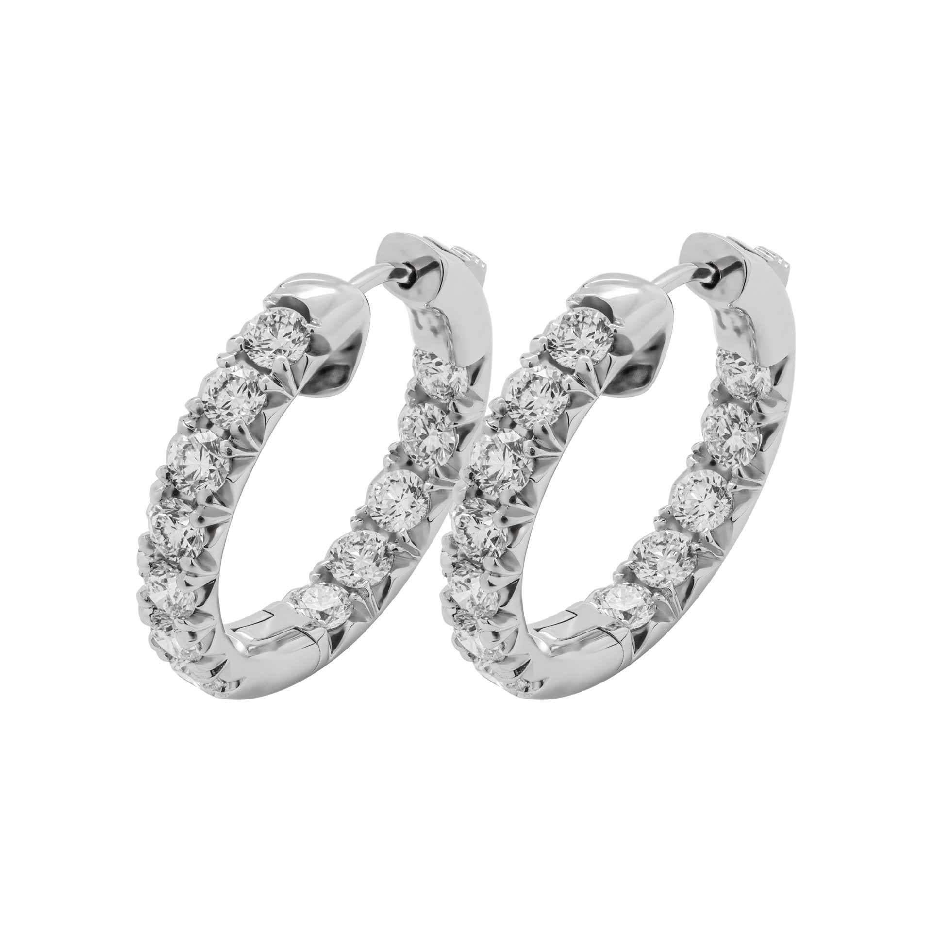 Round Cut Diamond Hoop Earrings in White Gold with 4.7ct For Sale
