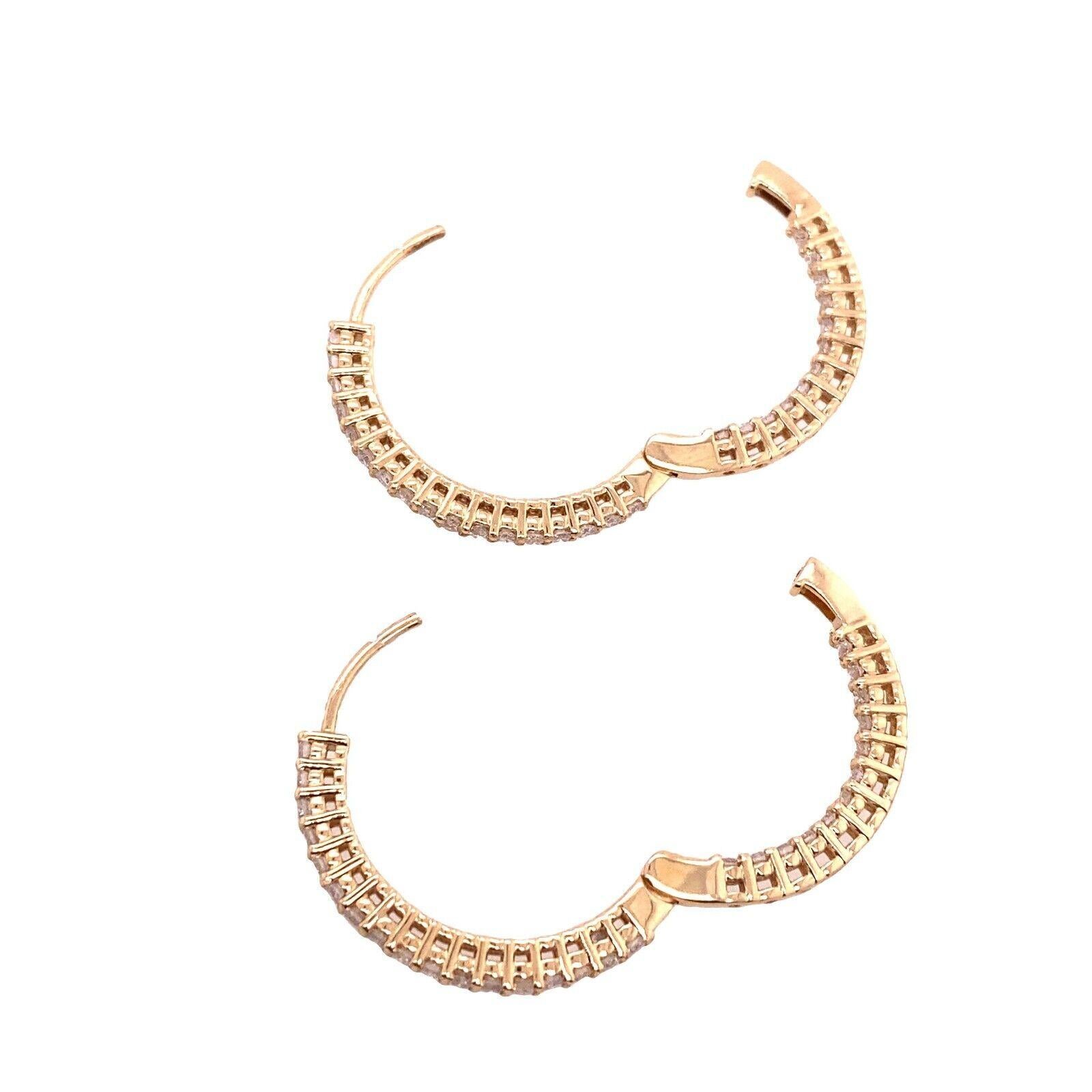 Diamond Hoop Earrings Set with 0.89ct of Round Diamonds in 14ct Yellow Gold In New Condition For Sale In London, GB