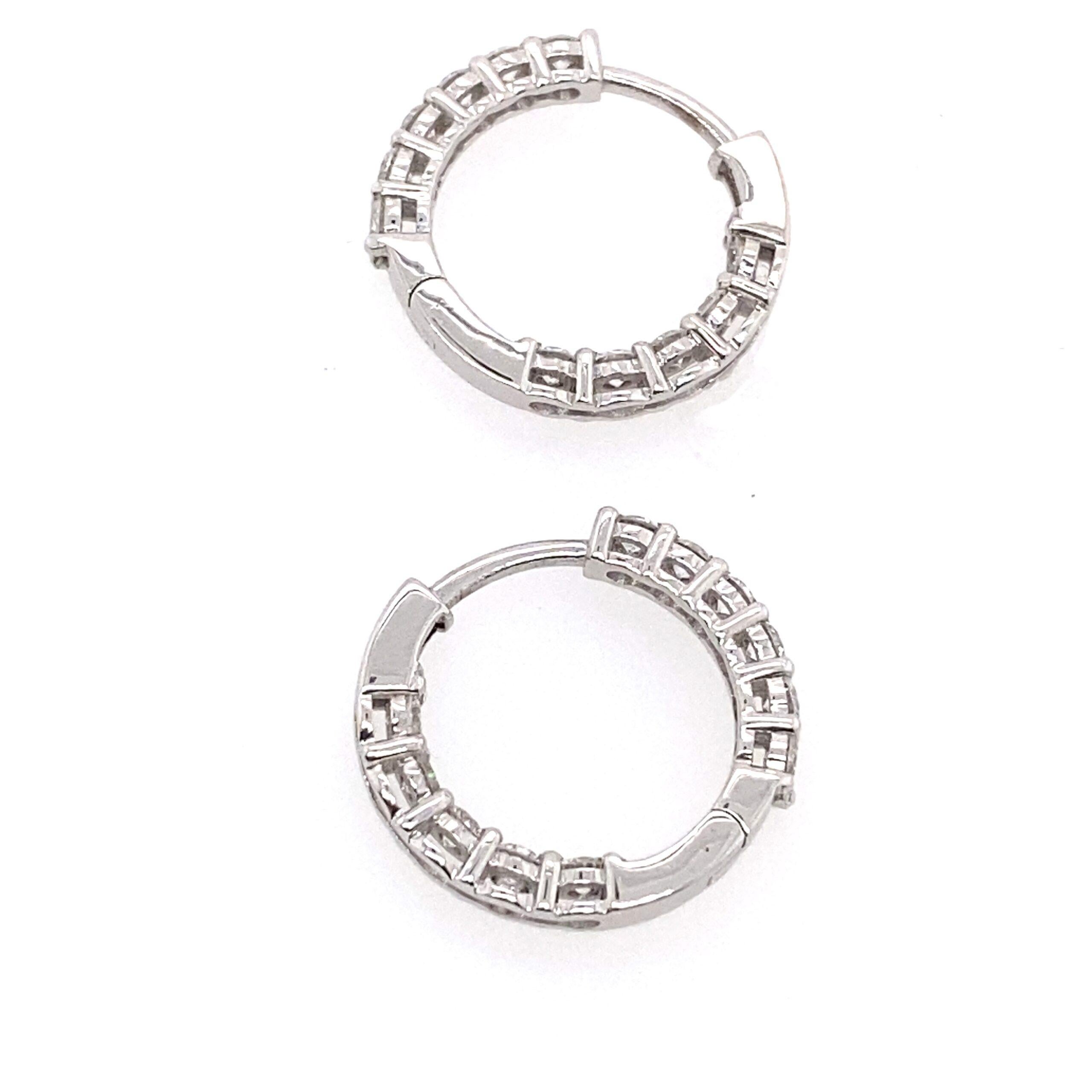 Diamond Hoop Earrings Set with 11 Diamonds in Each Earring in 18ct White Gold In New Condition For Sale In London, GB