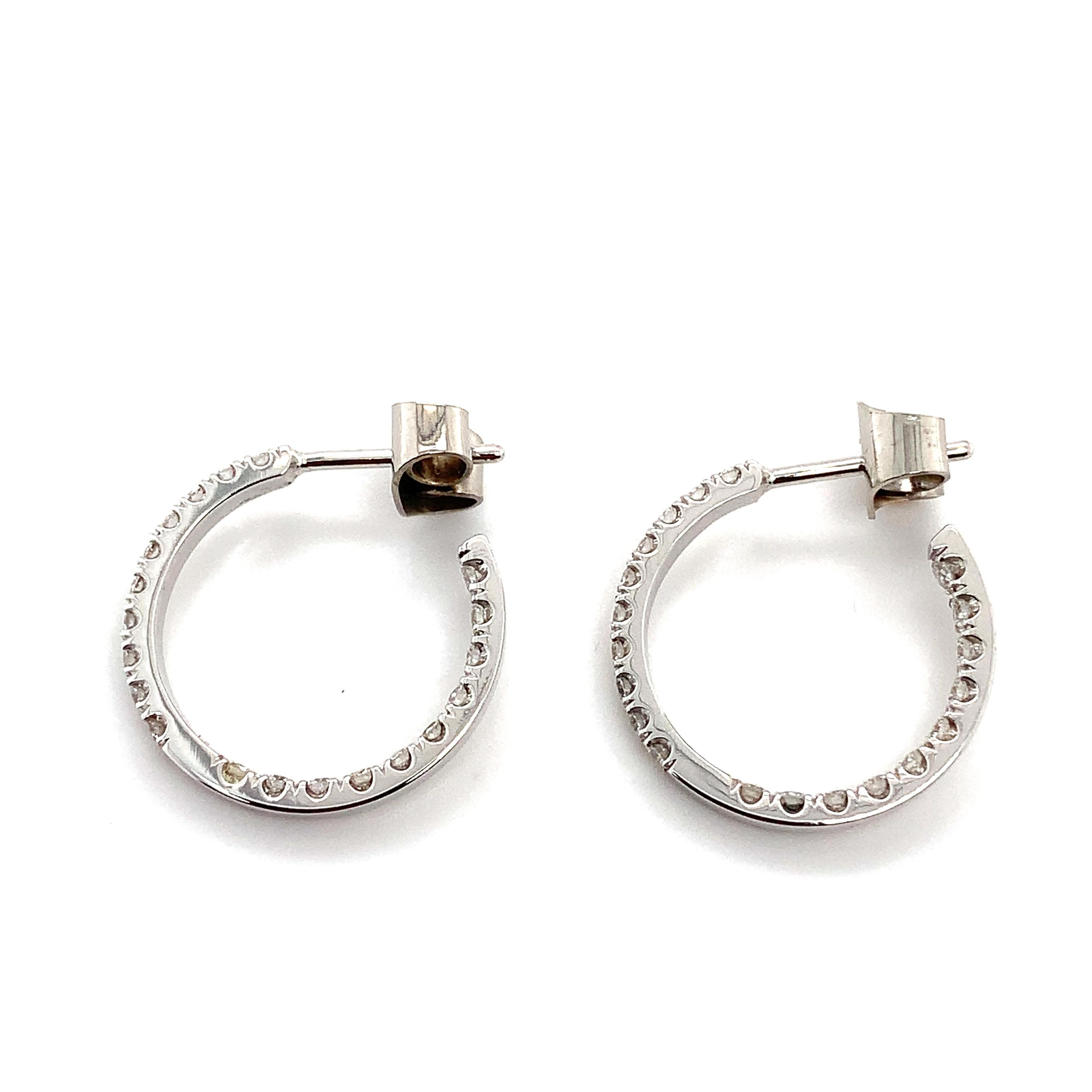 Moderno Orecchini a cerchio con diamante art deco petite in oro bianco 18 carati in vendita