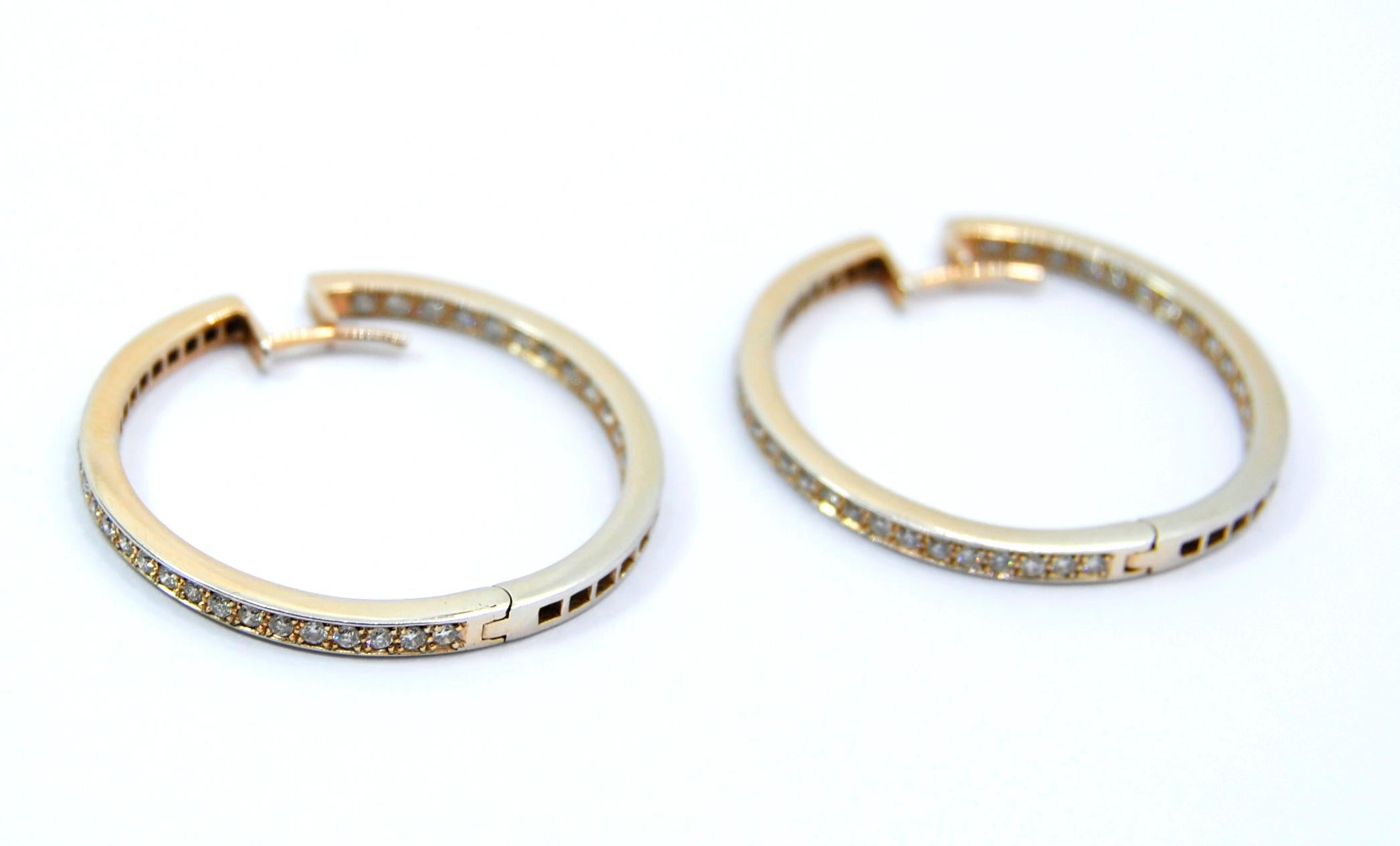 Diamond Hoops Earring in white and yellow 18kt gold and 1.60ct of white diamonds For Sale 1