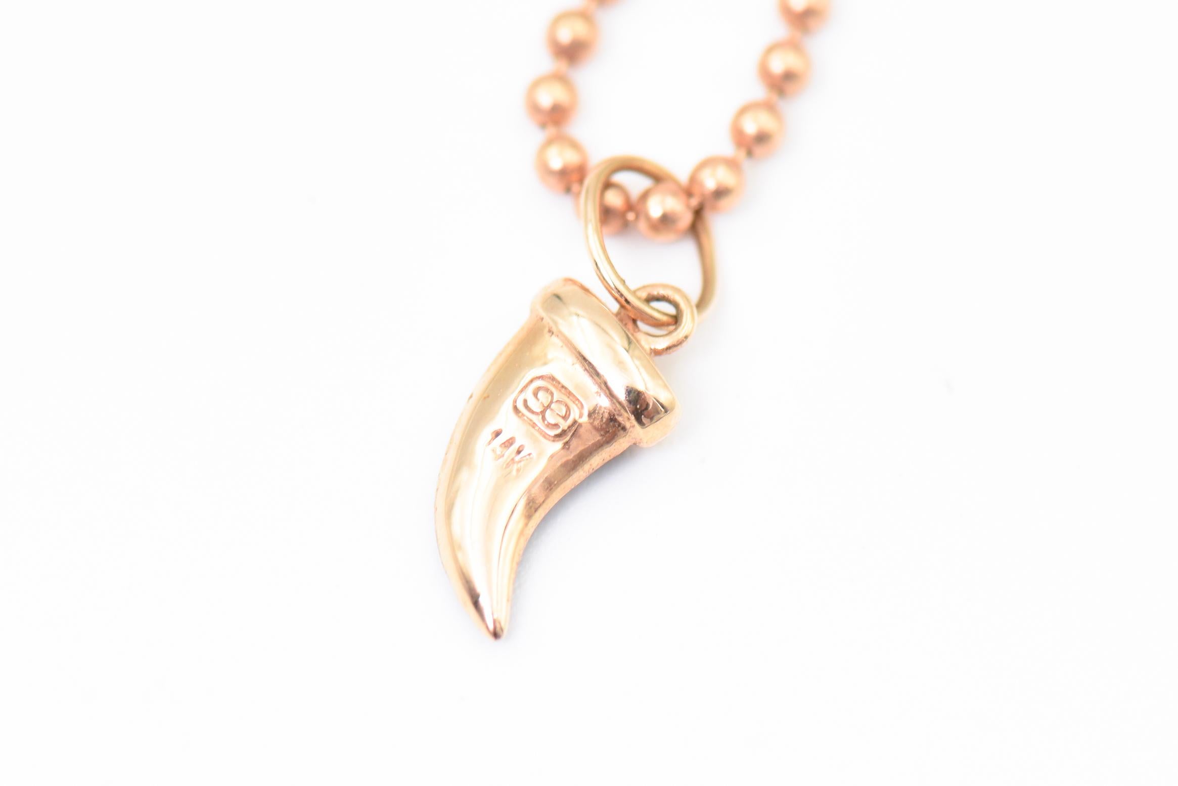 Collier pendentif à breloques en or rose 14k avec corne en diamant par Sydney Evan en vente 6