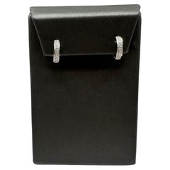 Diamant Huggie-Ohrringe aus 14 Karat Weißgold mit 0,15 Karat GH I1 Diamanten, 12 mm