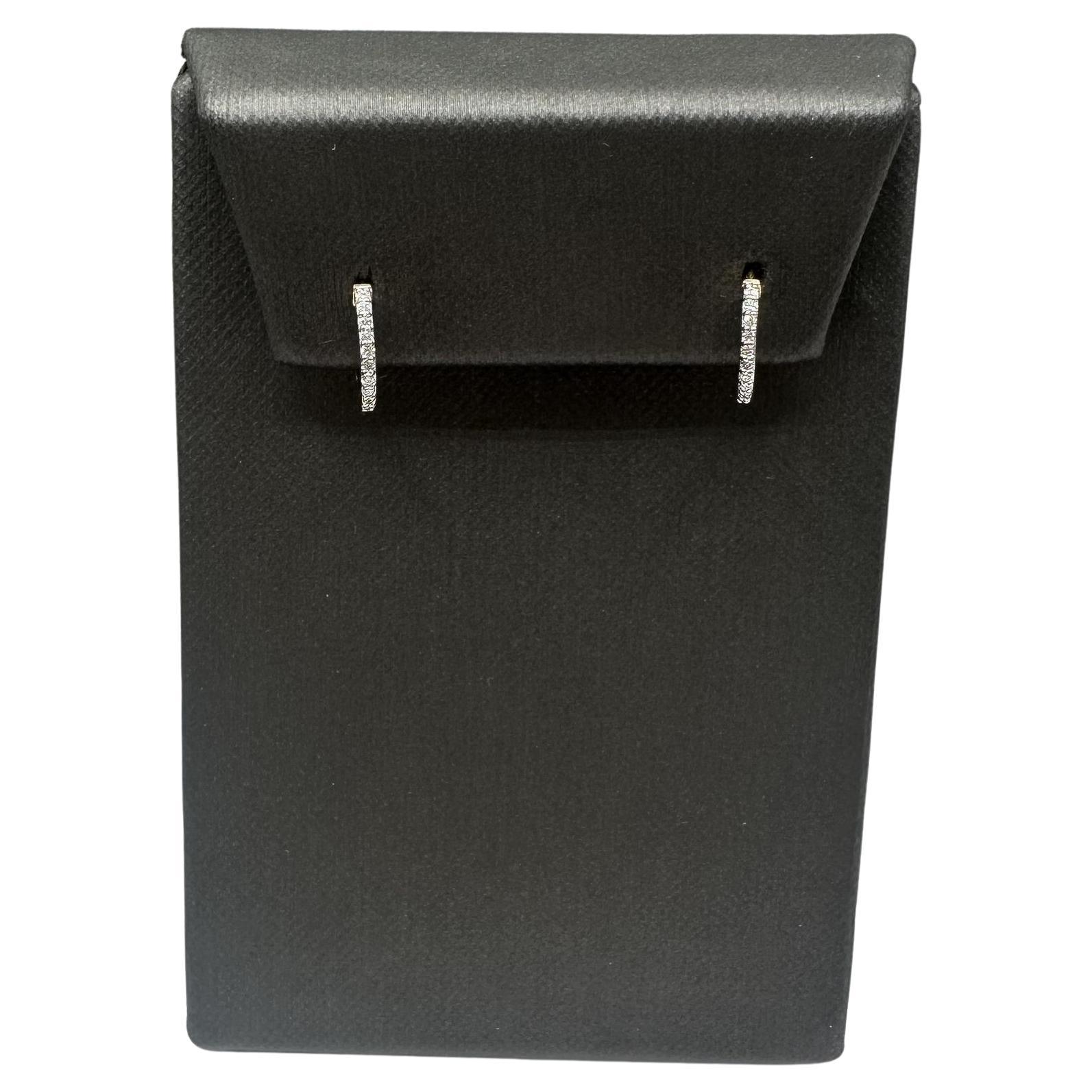 Boucles d
oreilles Huggie en or jaune 14kt - 0.10ctw, 11.4mm, New