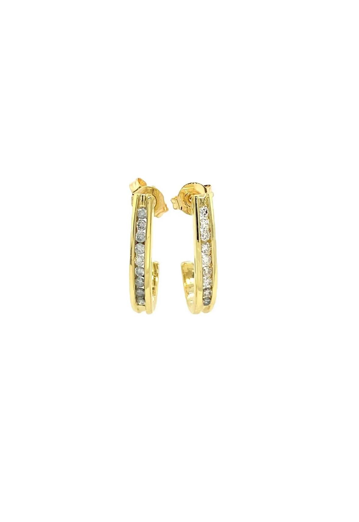 Diamond Huggie Earrings Set with 0.25ct of Diamonds in 18ct Yellow Gold In Excellent Condition For Sale In London, GB