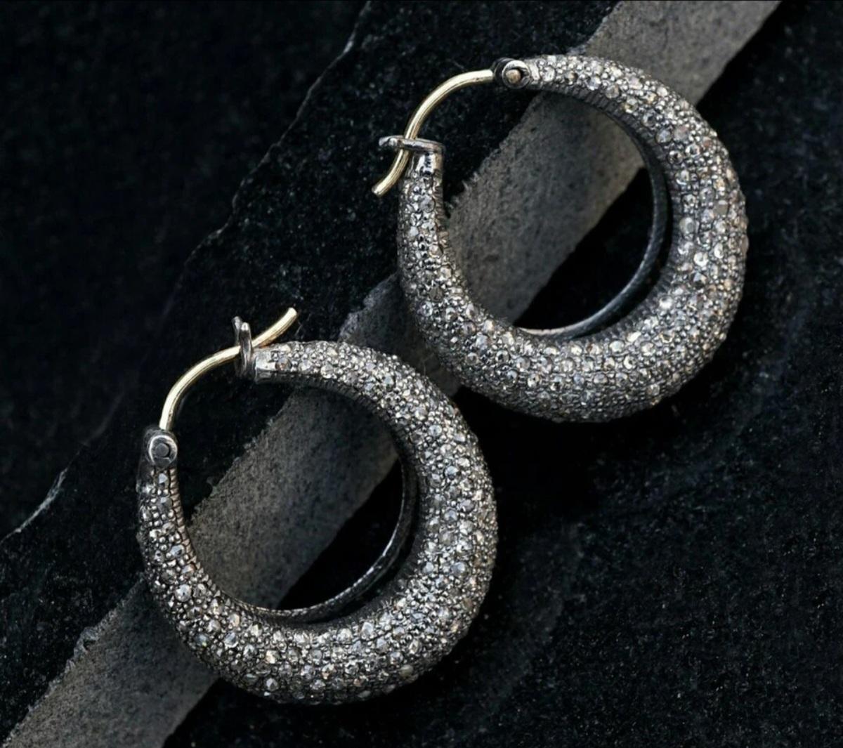 Pendiente de aro con forma de abrazo de diamante Plata 925 Joyas de moda hechas a mano para mujer. Art Decó en venta