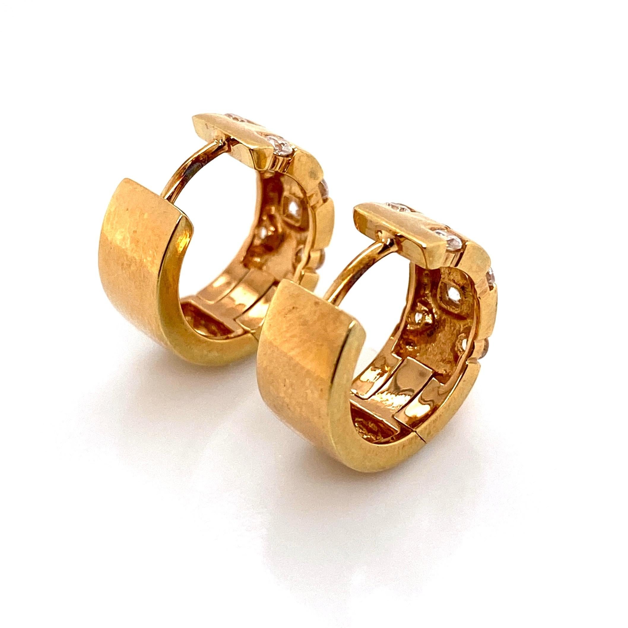 Diamond Huggie Hoop Gold Earrings Estate Fine Jewelry In Excellent Condition In Montreal, QC