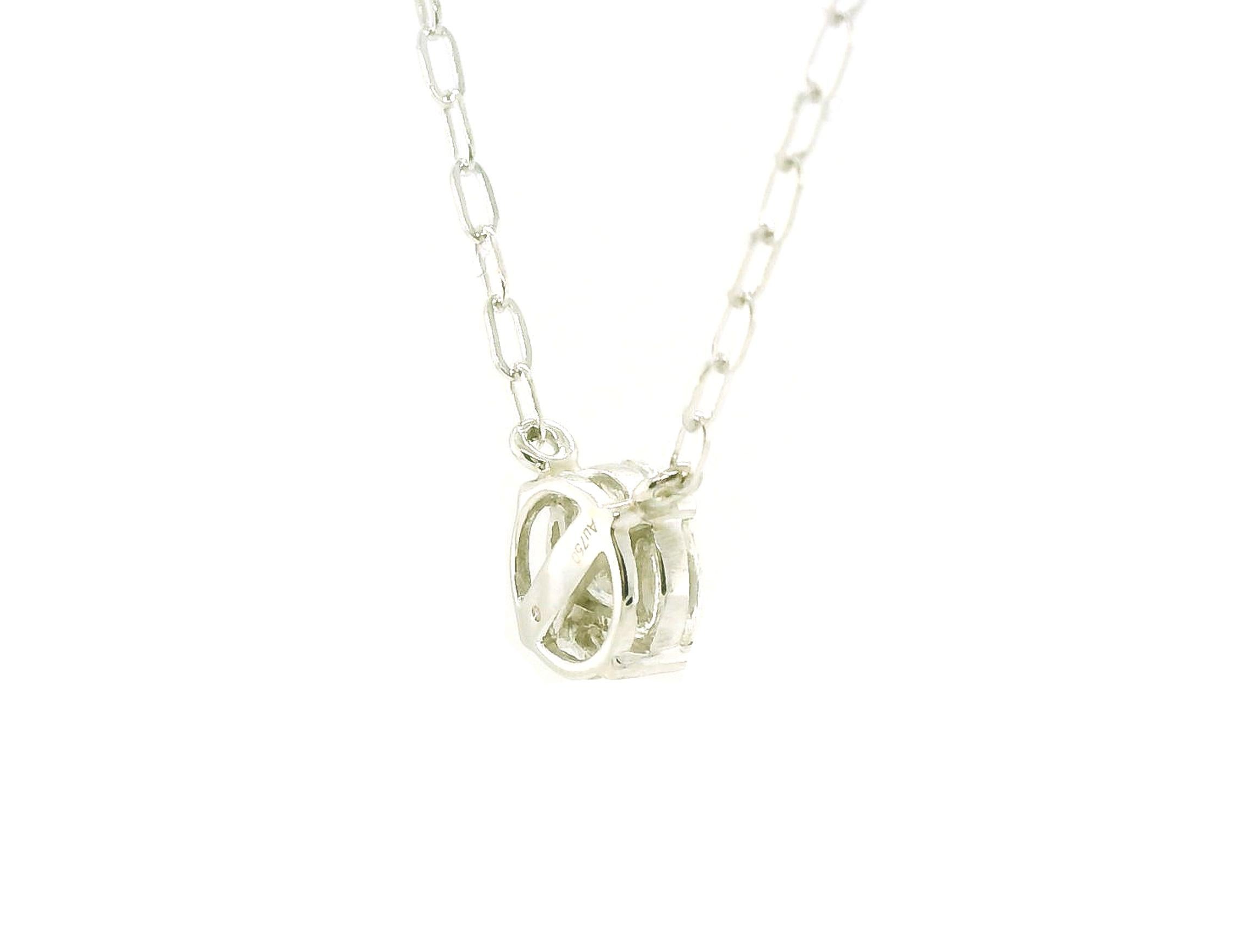 da uomo o donna Diamond Illusion Pendant Necklace in 18k White Gold, .41 Carats Total in vendita
