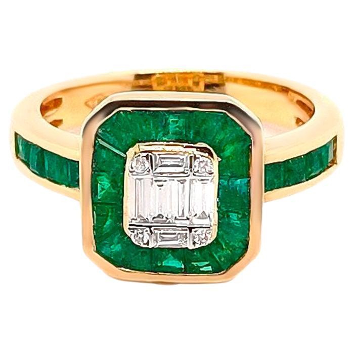 Diamond Illusion Set Ring With Emeralds 1.85 Carats 18K Yellow Gold For Sale