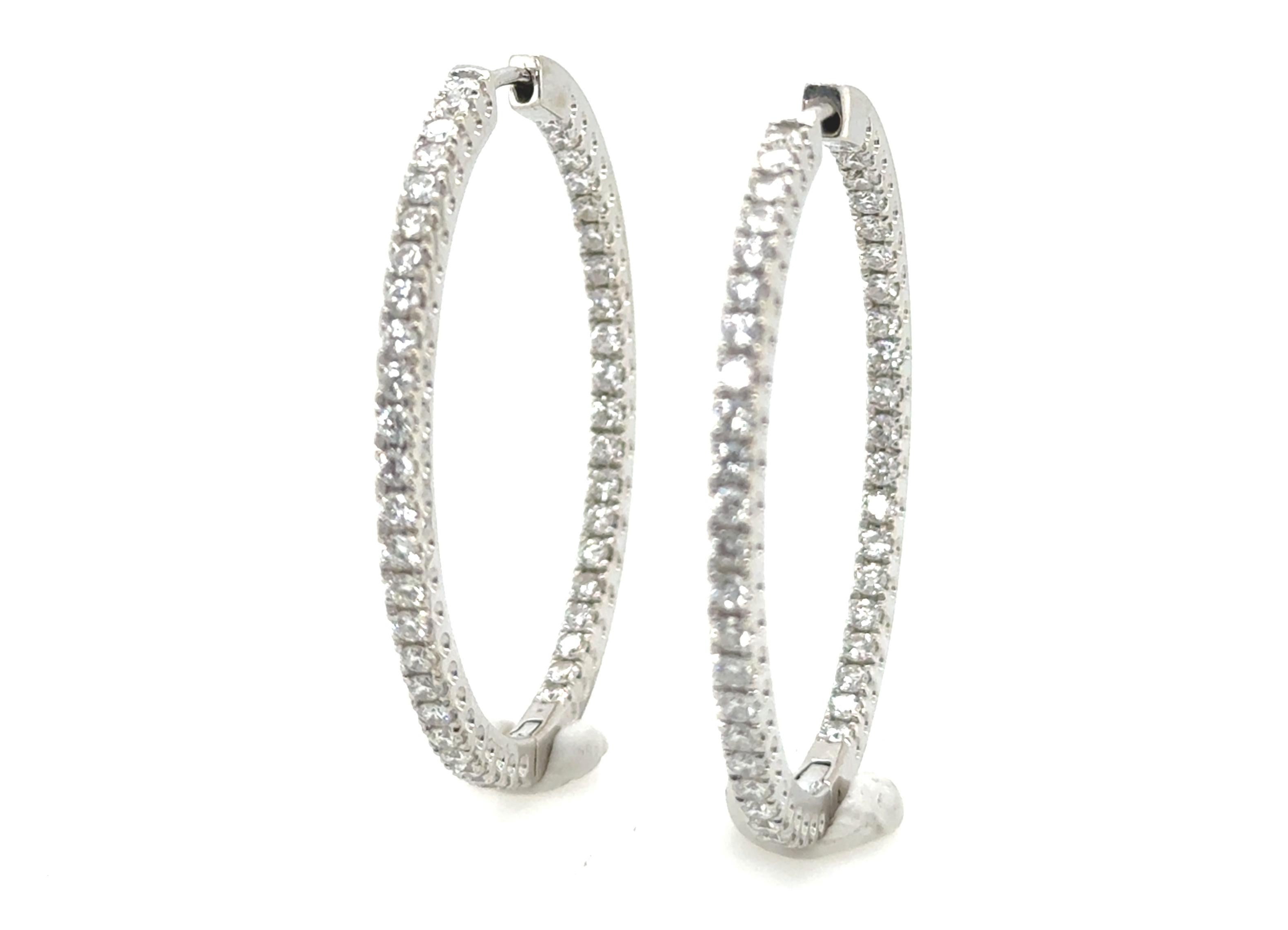Pendientes de aro con diamantes 1,75 ctw de oro blanco de 18 quilates a estrenar


Con 90 diamantes naturales genuinos F-G/VS, redondos, brillantes y minados

El patrón de dentro hacia fuera garantiza que cada centímetro del aro brille con luz