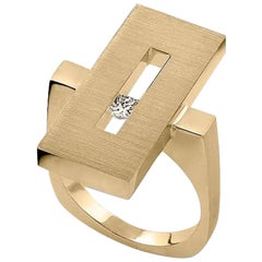 Diamond in Yellow Gold Suspended Rectangle Ring