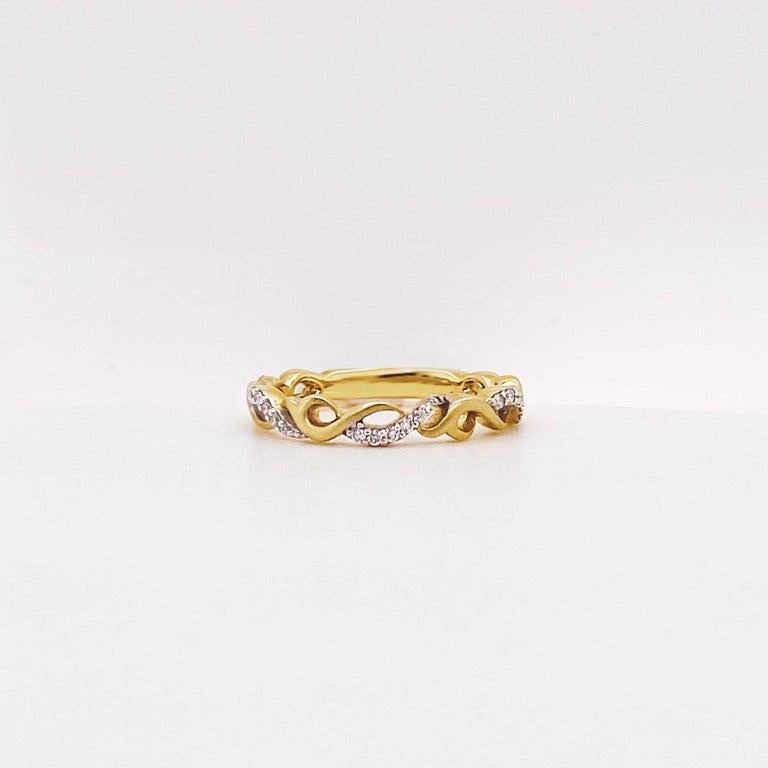 Taille ronde Alliance empilable en or 14 carats avec diamants Infinity Designer Band en vente