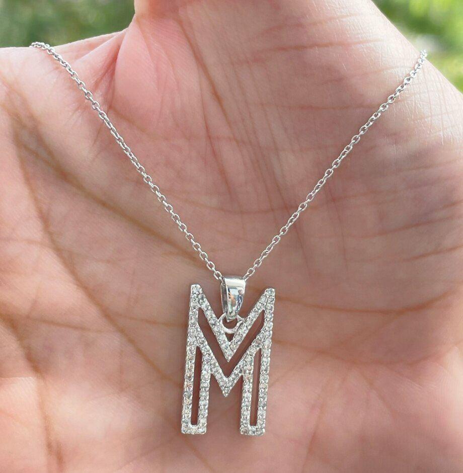 Collier avec initiales en diamant Collier avec lettre M Pendentif alphabet en diamant Or 14k N77
Léger, il peut être porté tous les jours

Informations complémentaires :
Condit : Nouveau sans étiquette : Un article neuf, non utilisé et non porté (y