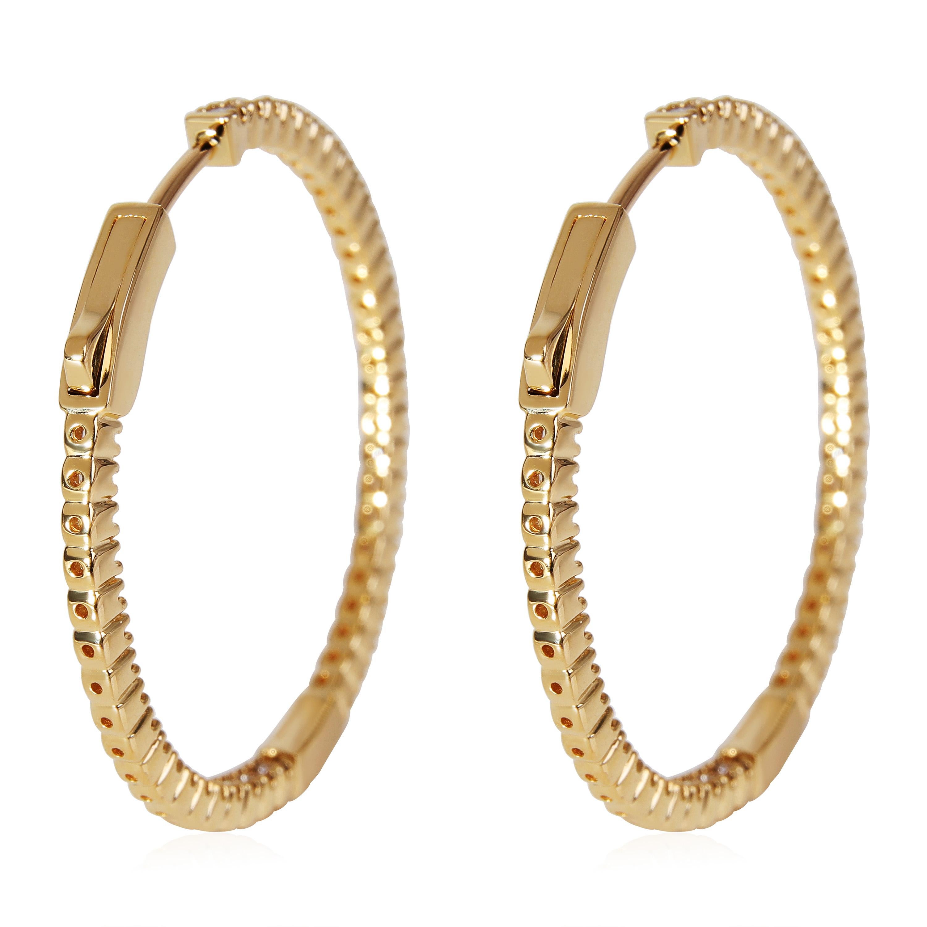 Diamond Inside Out Hoop Earring in 18K Yellow Gold (1 CTW)

PRIMARY DETAILS
SKU: 120808
Listing Title: Diamond Inside Out Hoop Earring in 18K Yellow Gold (1 CTW)
Condition Description: Retails for 2995 USD. Never Worn / Like New and in excellent