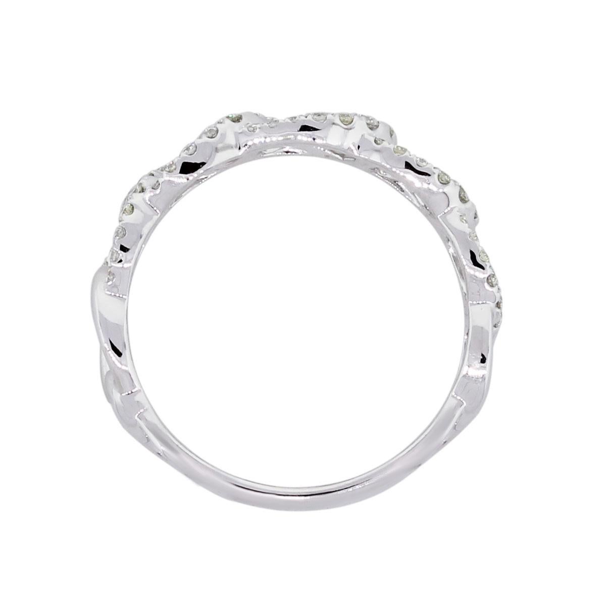 Material: 14k white gold
Diamond Details: Approximately 0.40ctw of round brilliant diamonds. Diamonds are G/H in color and VS in clarity
Ring Size: 7 (can be sized)
Ring Measurements: 0.80″ x 0.27″ x 0.81″
Total Weight: 3g (1.9dwt)
Additional
