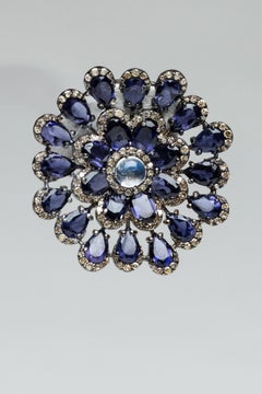 Blumen-Ohrstecker mit Diamant, Iolith und Mondstein