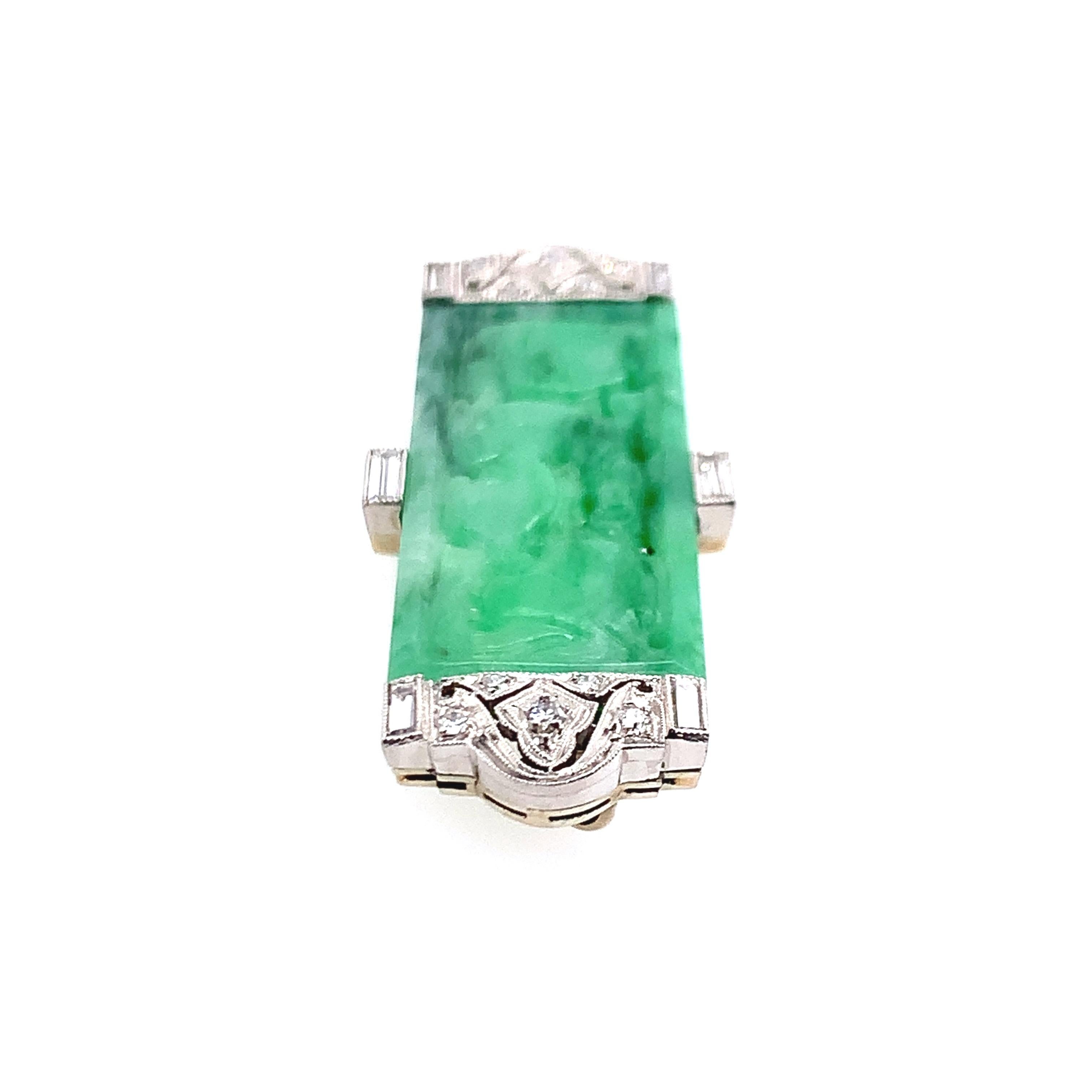 Broche en diamants, jade et platine Excellent état - En vente à New York, NY