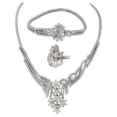 Diamantschmuck-Suite aus 18 Karat Weißgold mit Halskette, Armband und Ring