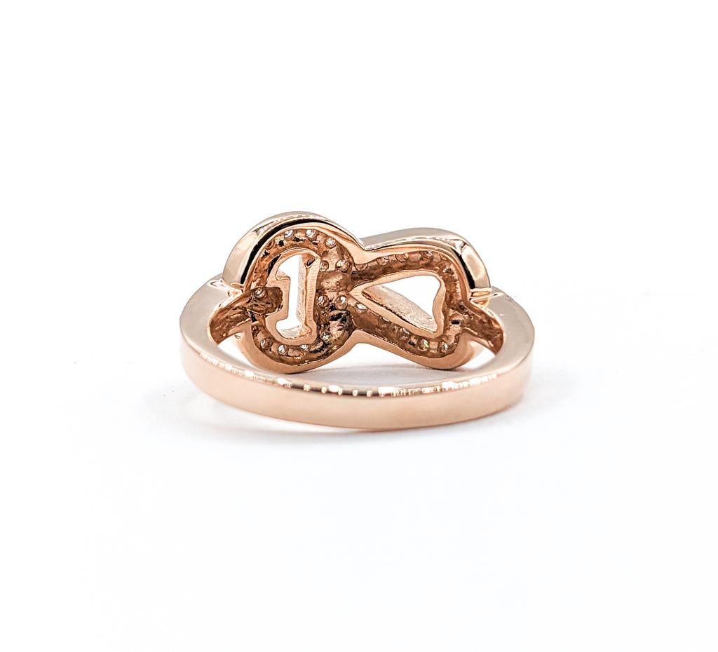 Bague nœud de diamant en or rose en vente 1