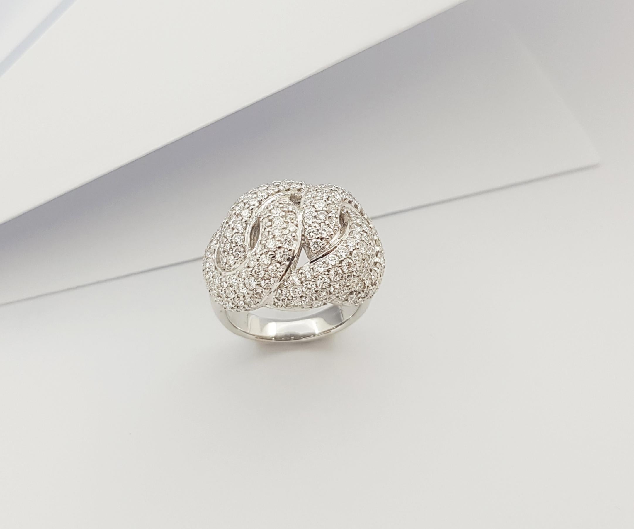 Diamond Knot Ring Set in 18 Karat White Gold Settings For Sale 2