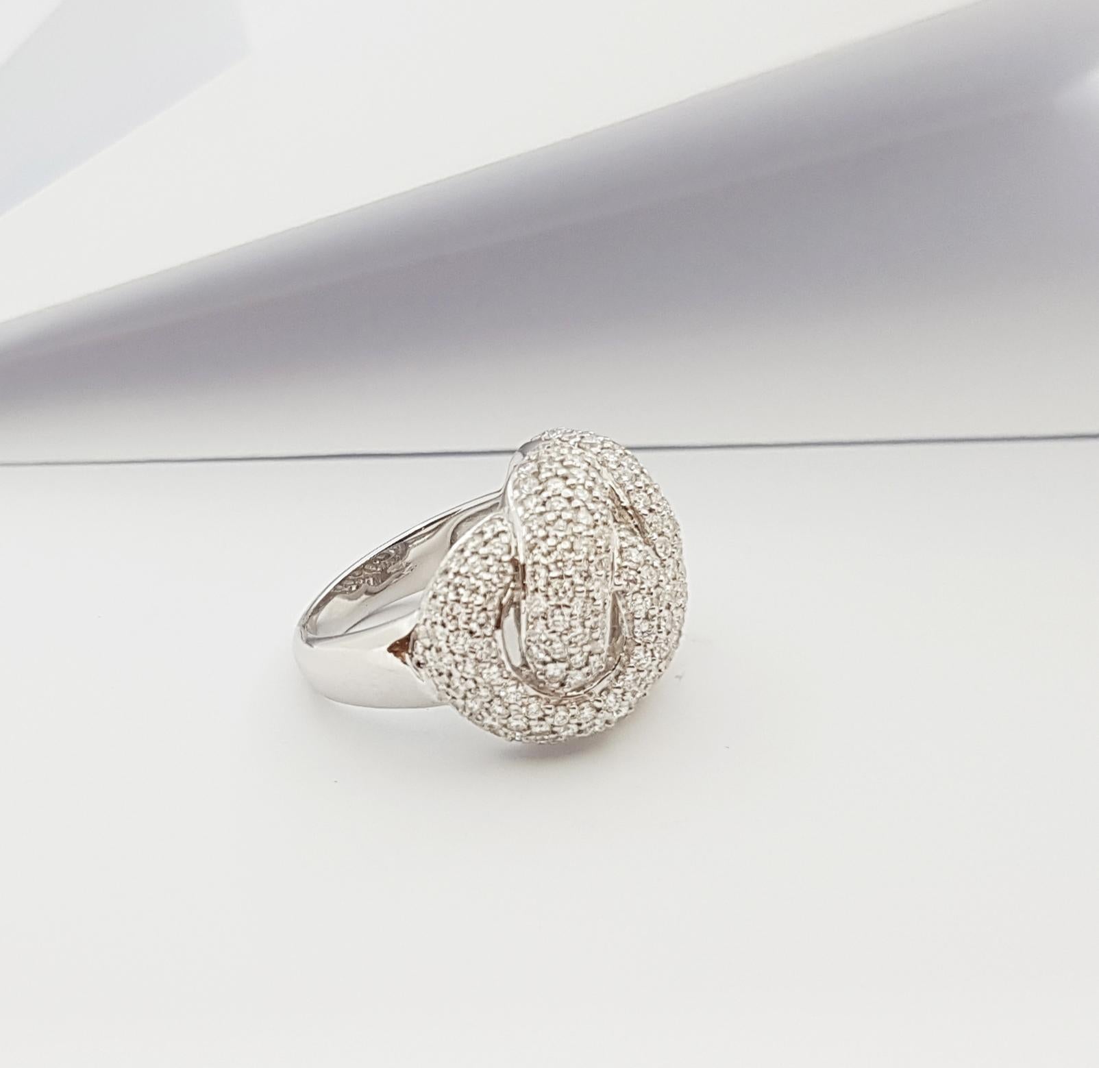 Diamond Knot Ring Set in 18 Karat White Gold Settings For Sale 6
