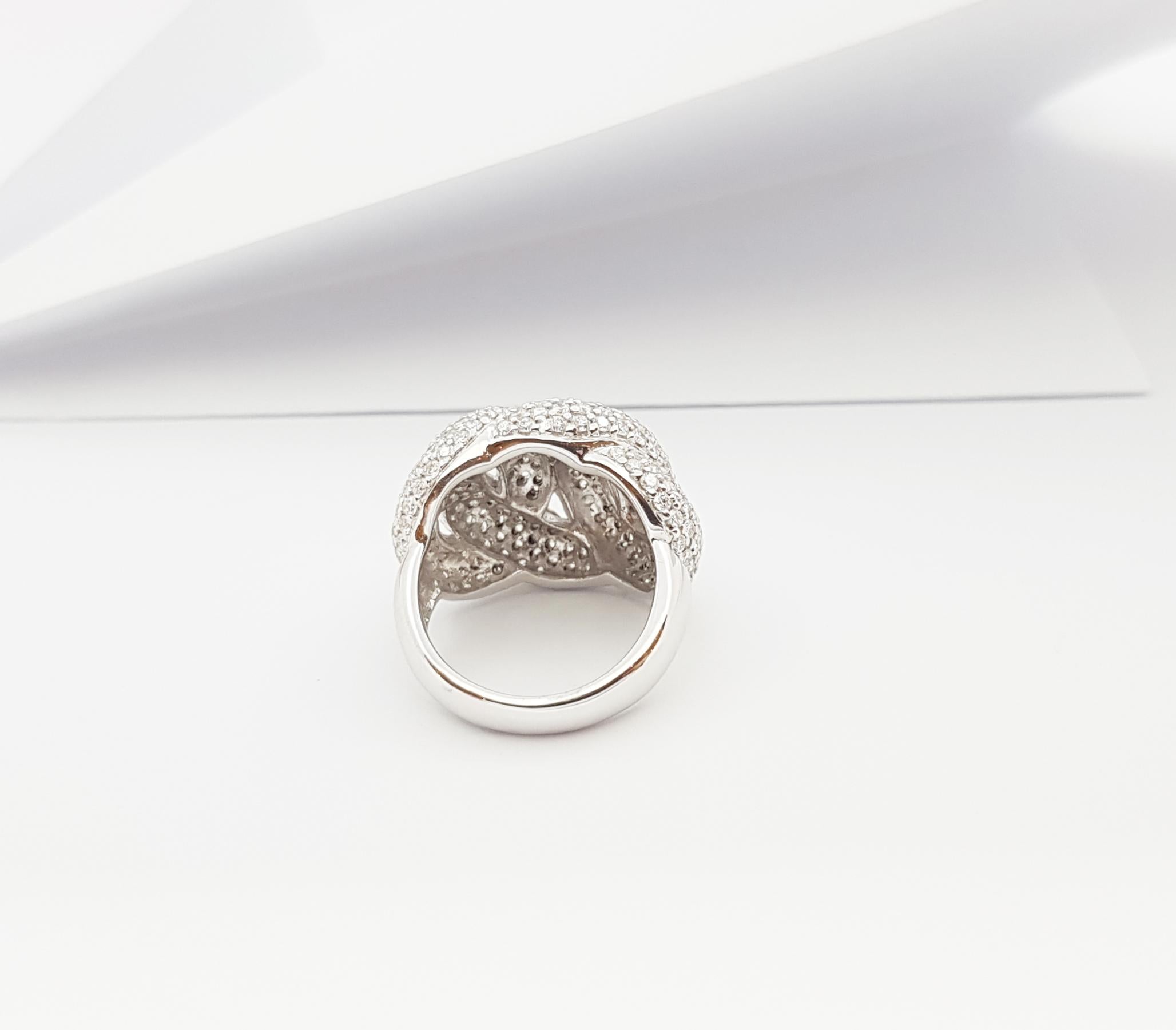 Diamond Knot Ring Set in 18 Karat White Gold Settings For Sale 7