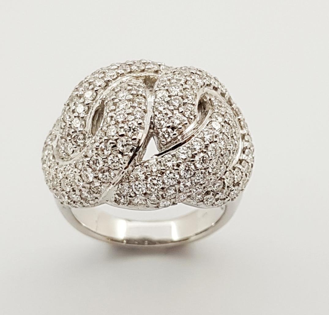 Women's Diamond Knot Ring Set in 18 Karat White Gold Settings For Sale