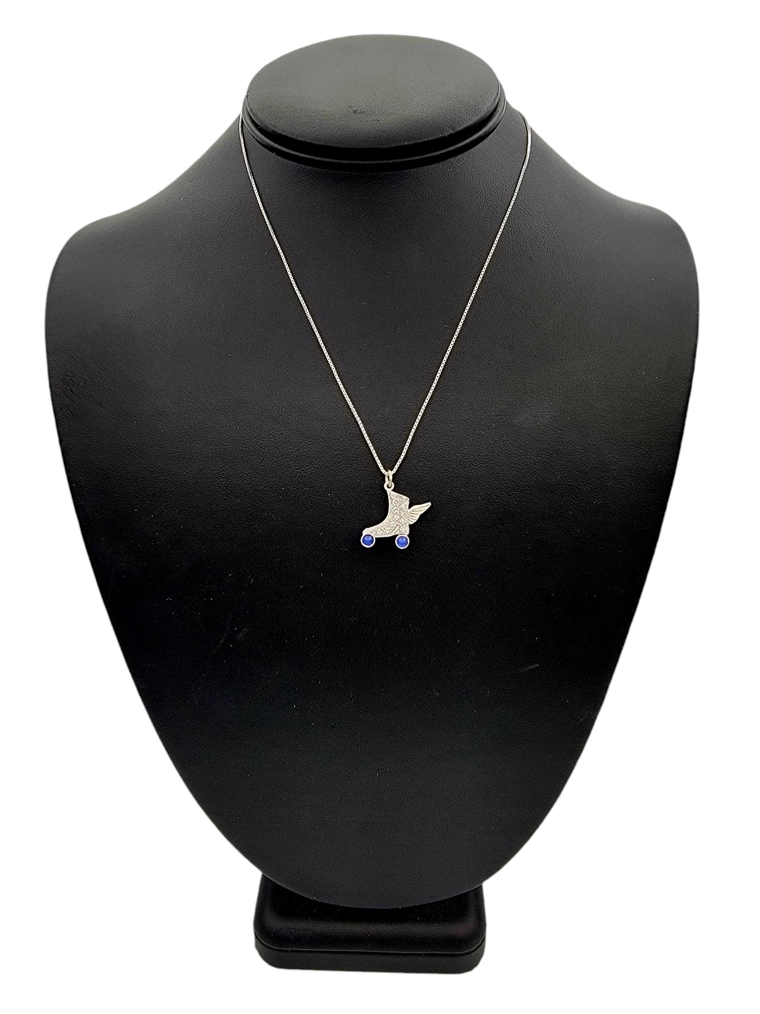 Ciondolo con diamante e zaffiro blu di laboratorio per pattini a rotelle in platino in vendita 4