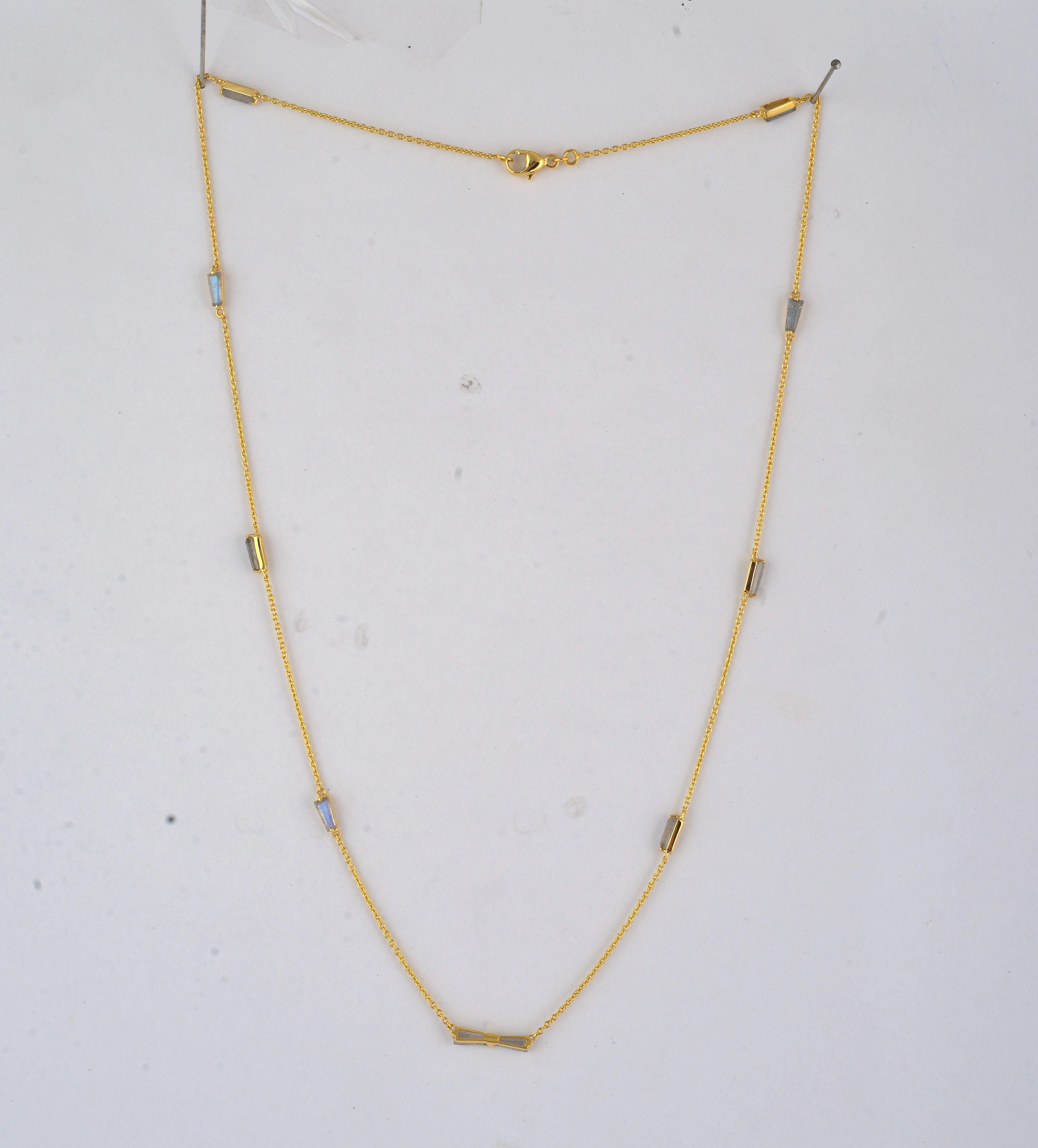 Contemporary Diamond & Labradorite Chain Necklace Made In 18K Yellow Gold For Sale