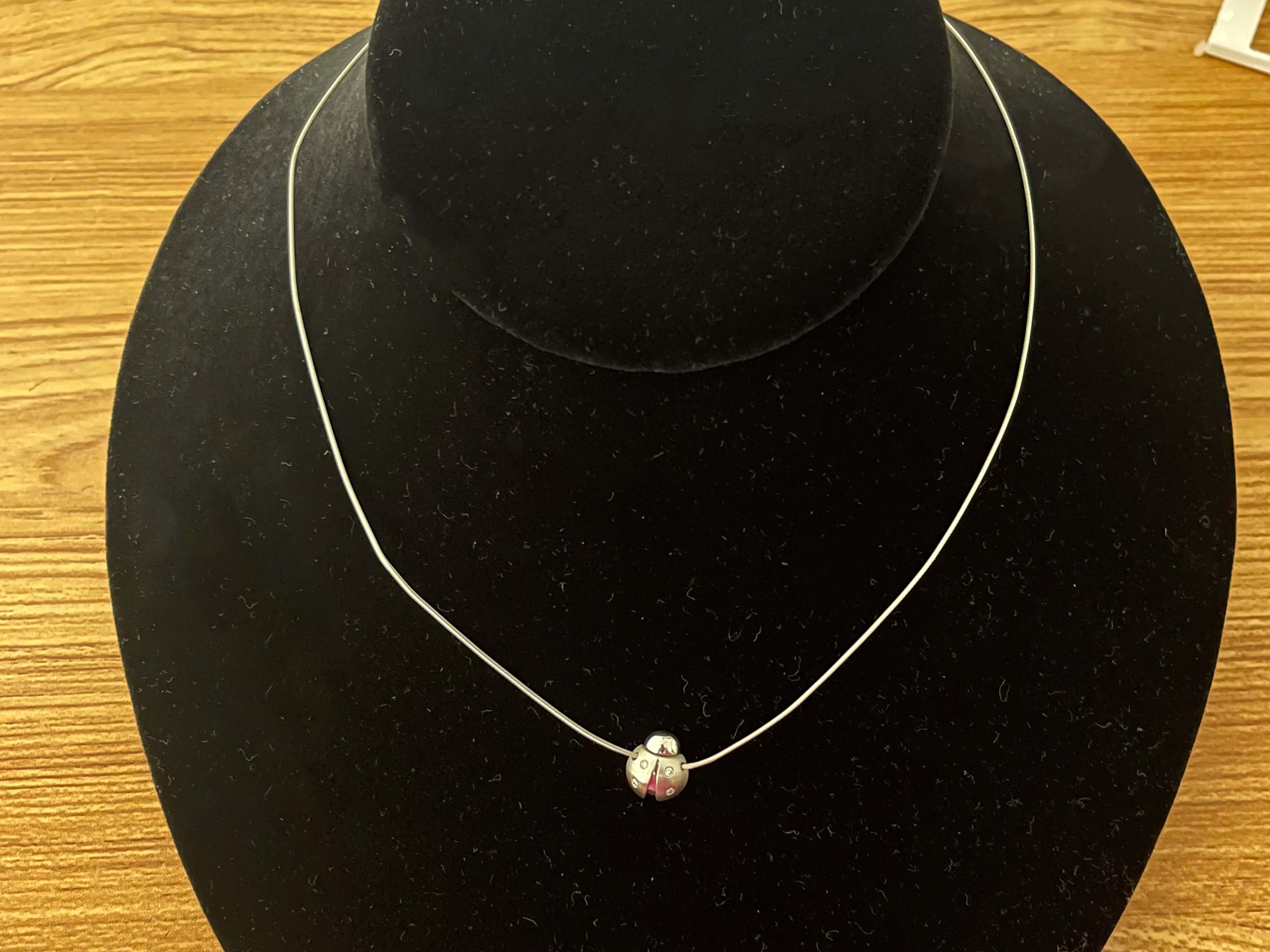 Diamant-Halskette LadyBug aus 14 Karat Weißgold (Moderne) im Angebot