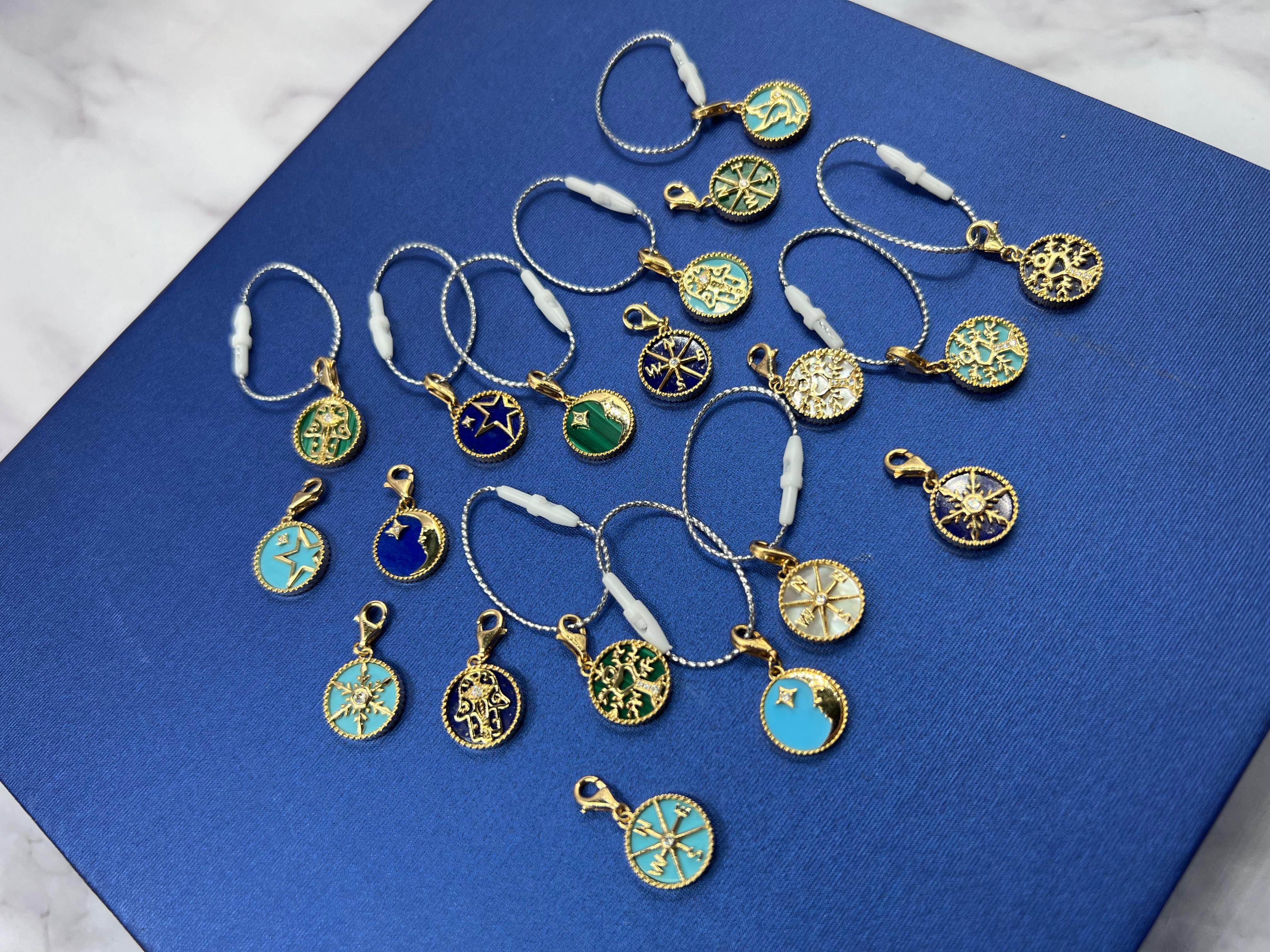Diamond Blue Lapis Lazuli Compass Bezel Medallion 18K Yellow Gold Charm Pendant For Sale 10