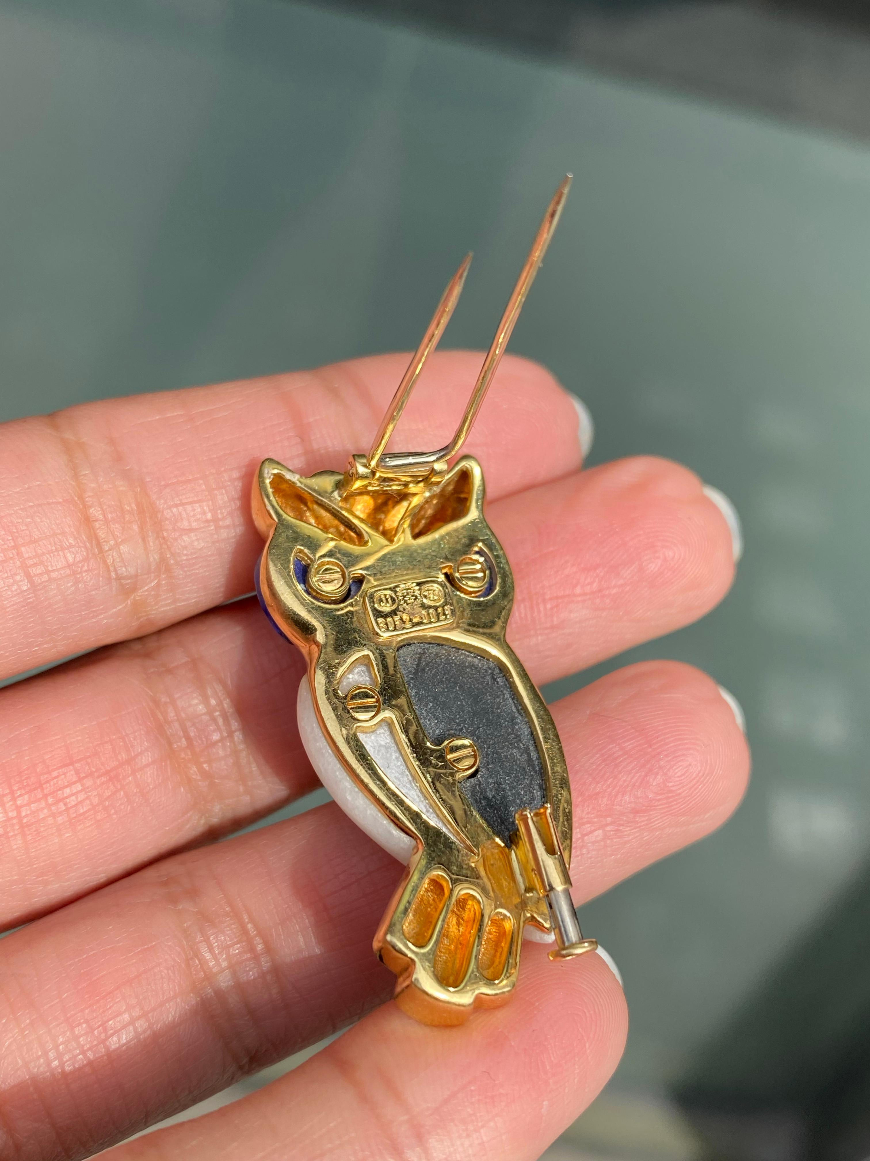 Women's or Men's Diamond, Lapis Lazuli, Onyx and Quartz 18 Carat Yellow Gold Owl Brooch For Sale