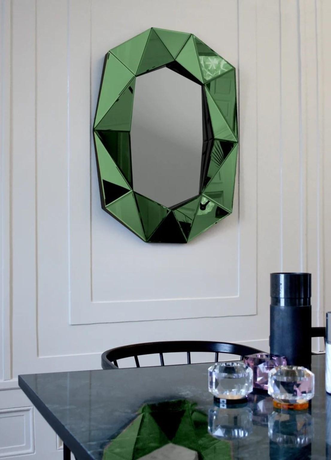 Großer Diamant-Spiegel mit Smaragd (Dänisch) im Angebot