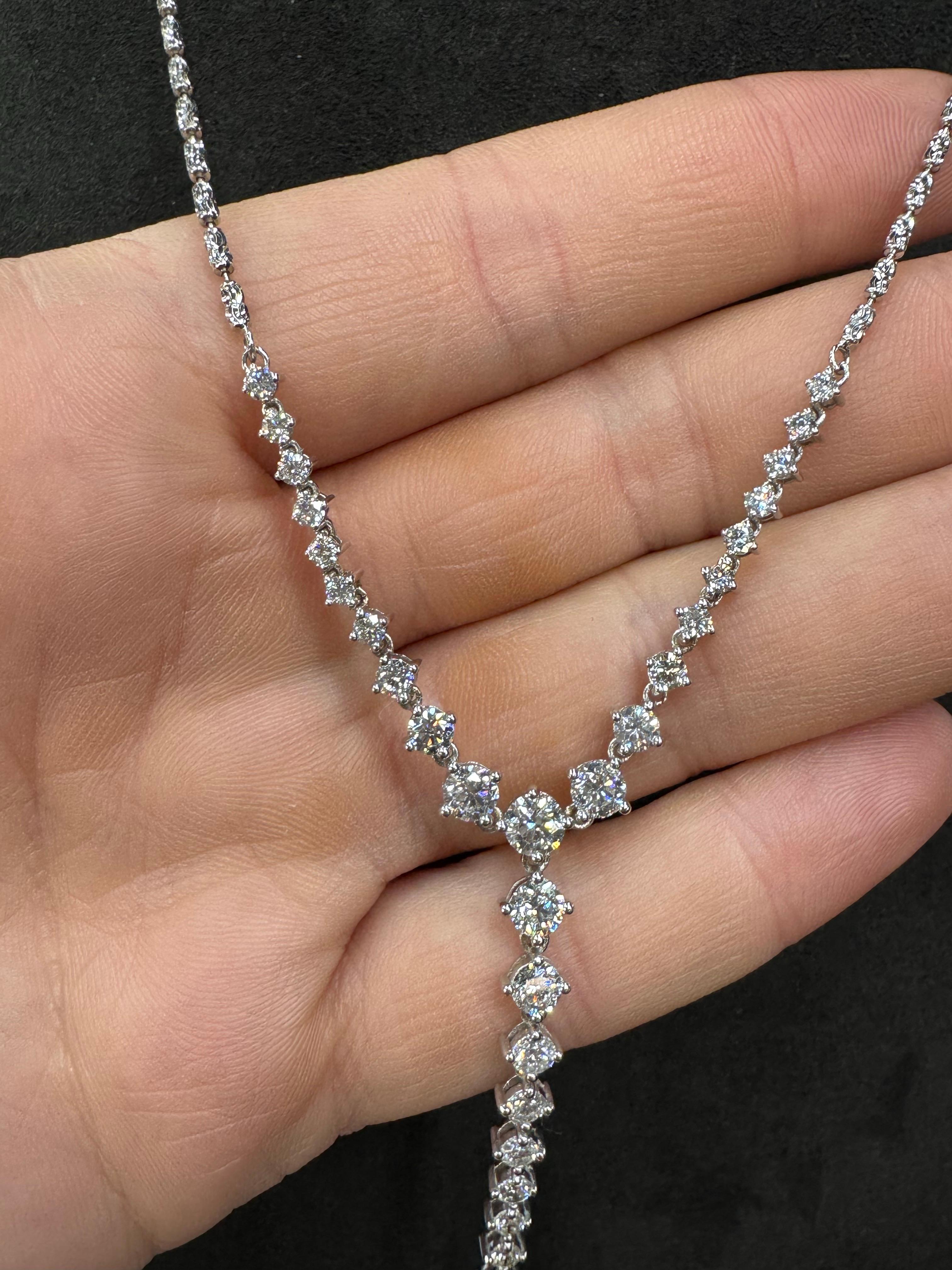 Collana Lariat con diamanti 3,27 carati F-G VS1-SI1 Oro bianco 18 carati in vendita 1