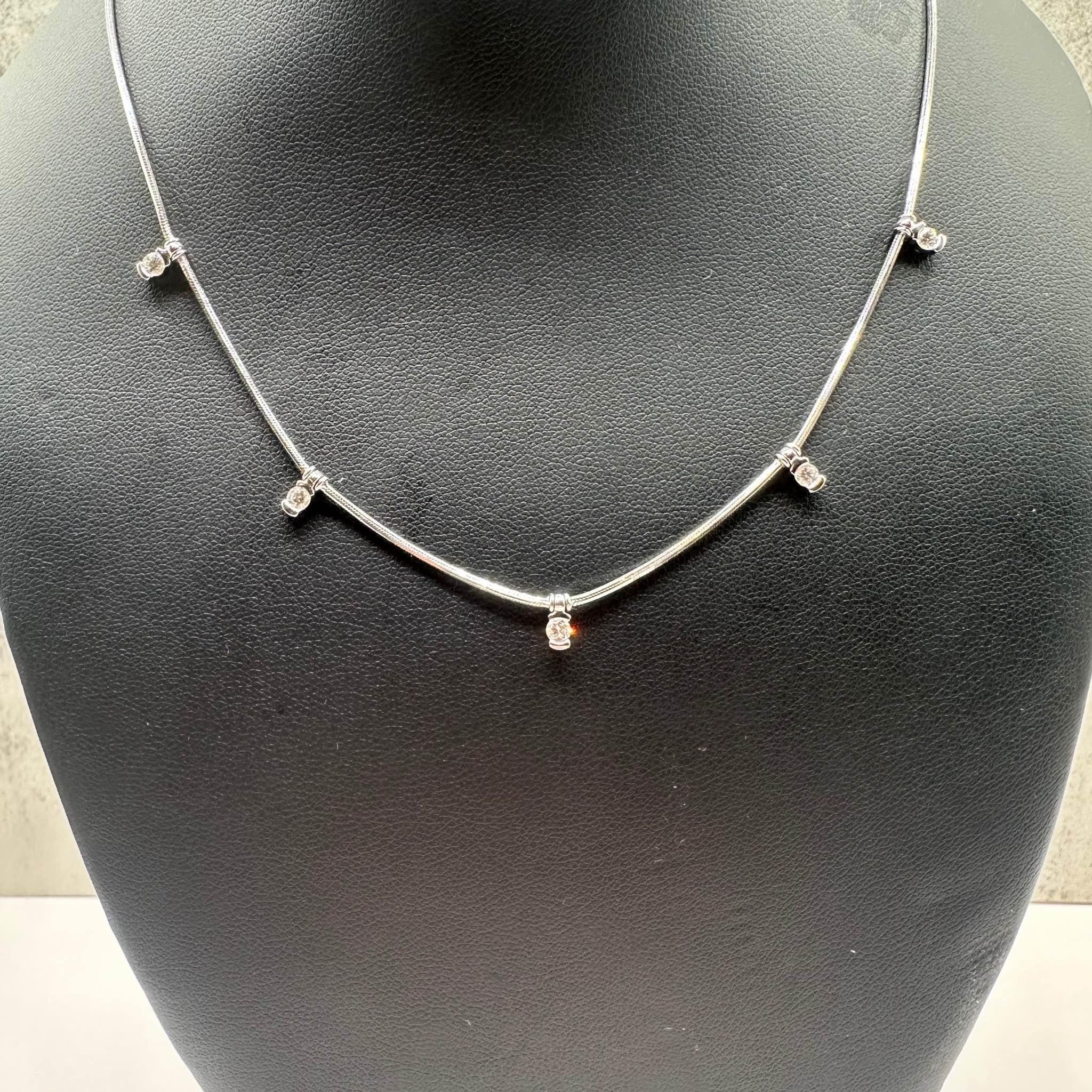 Taglio rotondo Collana con diamanti a strati in oro bianco 18kt - 0,42ctw GH VS/SI, 16