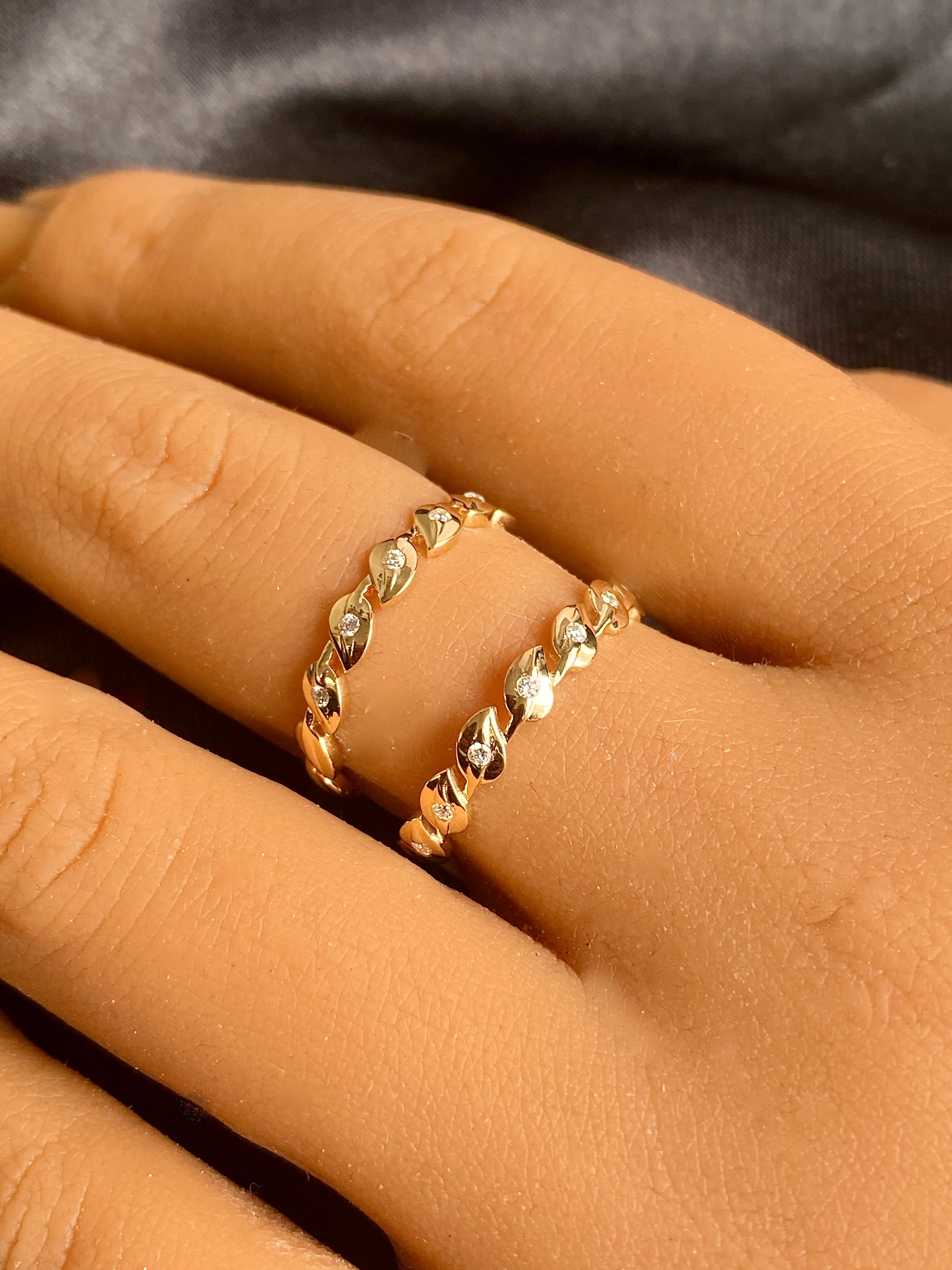 Diamond Leaf Band, 14k Solid Yellow Gold Ring, Dainty Diamond Ring Stackable In New Condition For Sale In New York, NY
