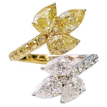 Diamantblatt Bypass Ring Natürlicher gelber Diamant und farblos in 18K Gold gefasst im Angebot