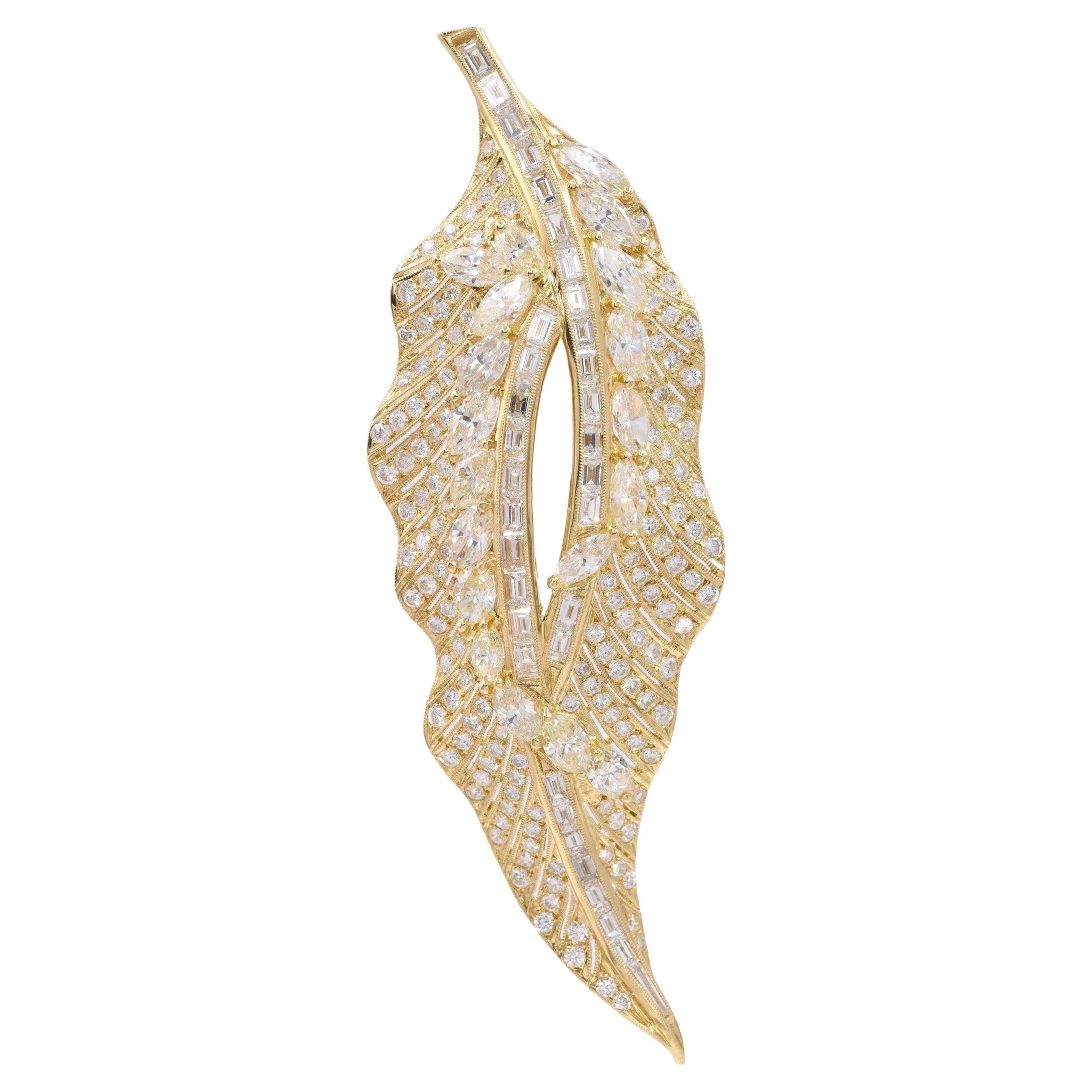 Broche à motif de feuilles de diamant