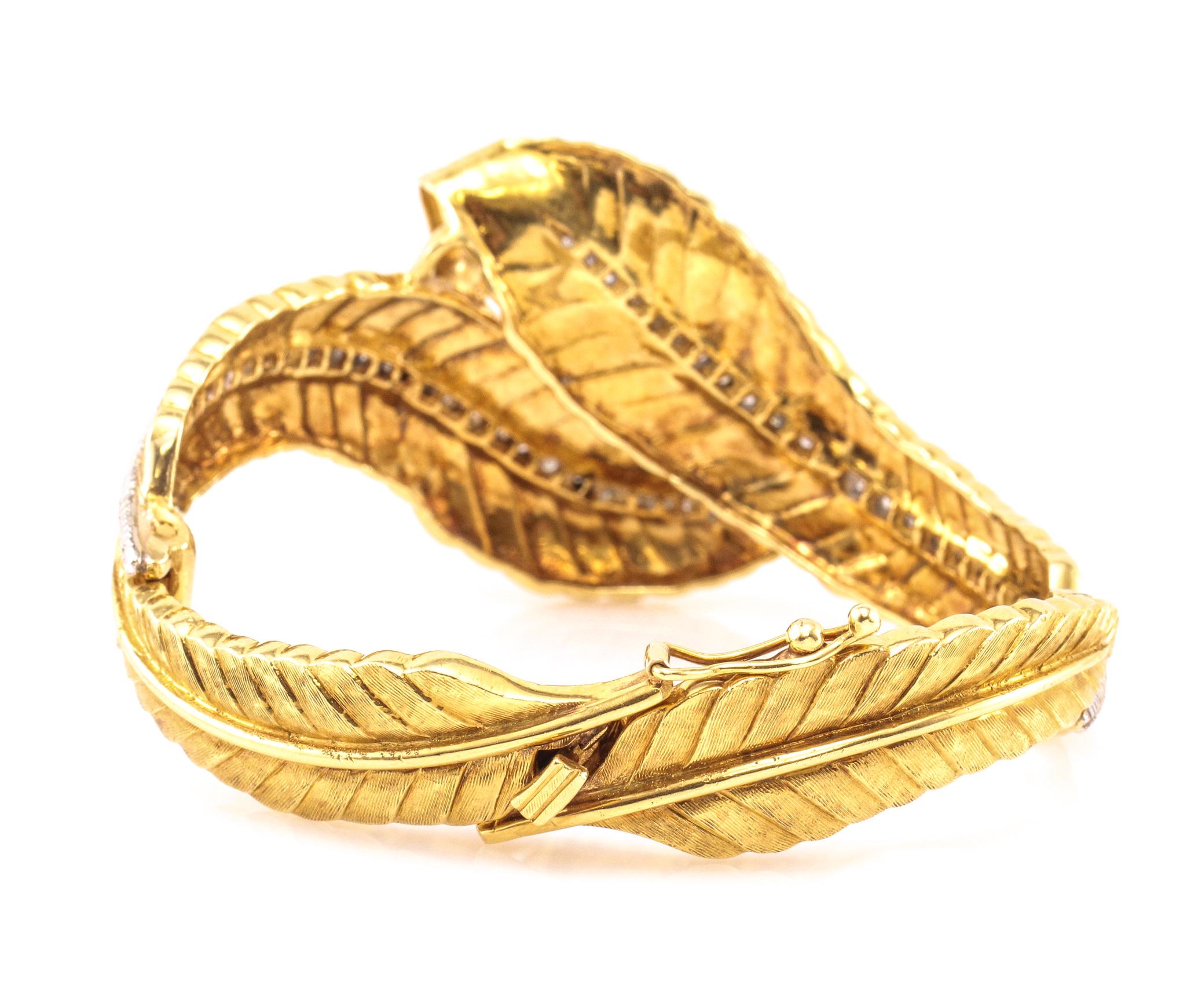 Women's or Men's Diamond Leaf Motif 18 Karat Yellow Gold Bracelet