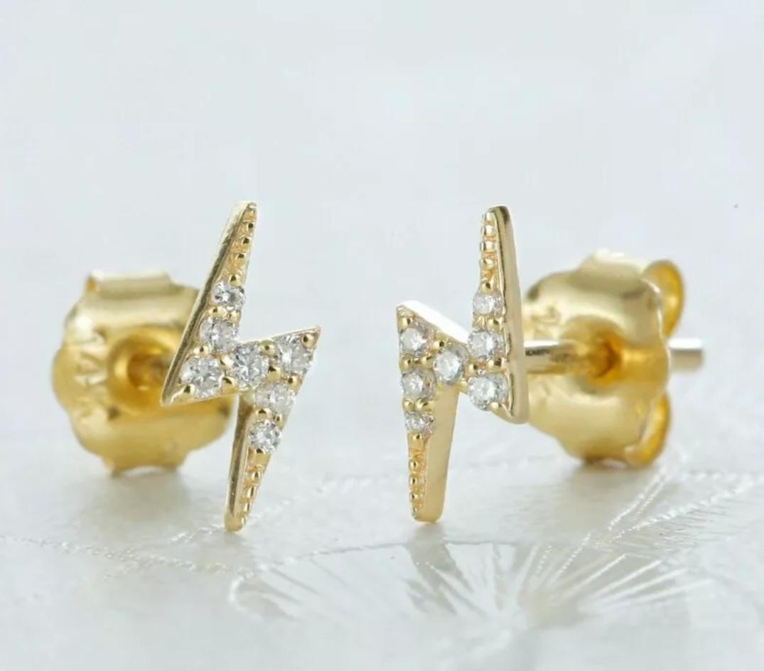 Orecchino con diamante a forma di saetta in oro massiccio 14k Orecchini a forma di tuono a zigzag. In condizioni Nuovo in vendita a Chicago, IL
