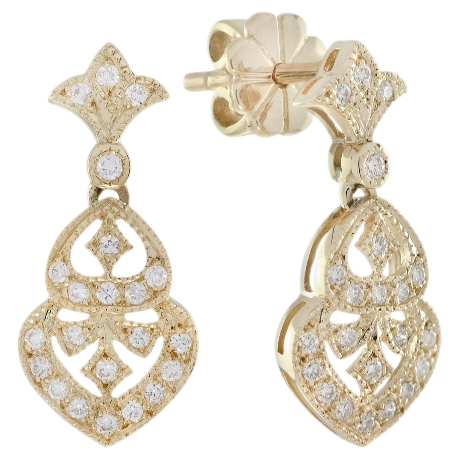 Durchbrochene Ohrhänger in Form einer Lilie, inspiriert von der Fleur-de-Lis, aus 14-karätigem Gelbgold