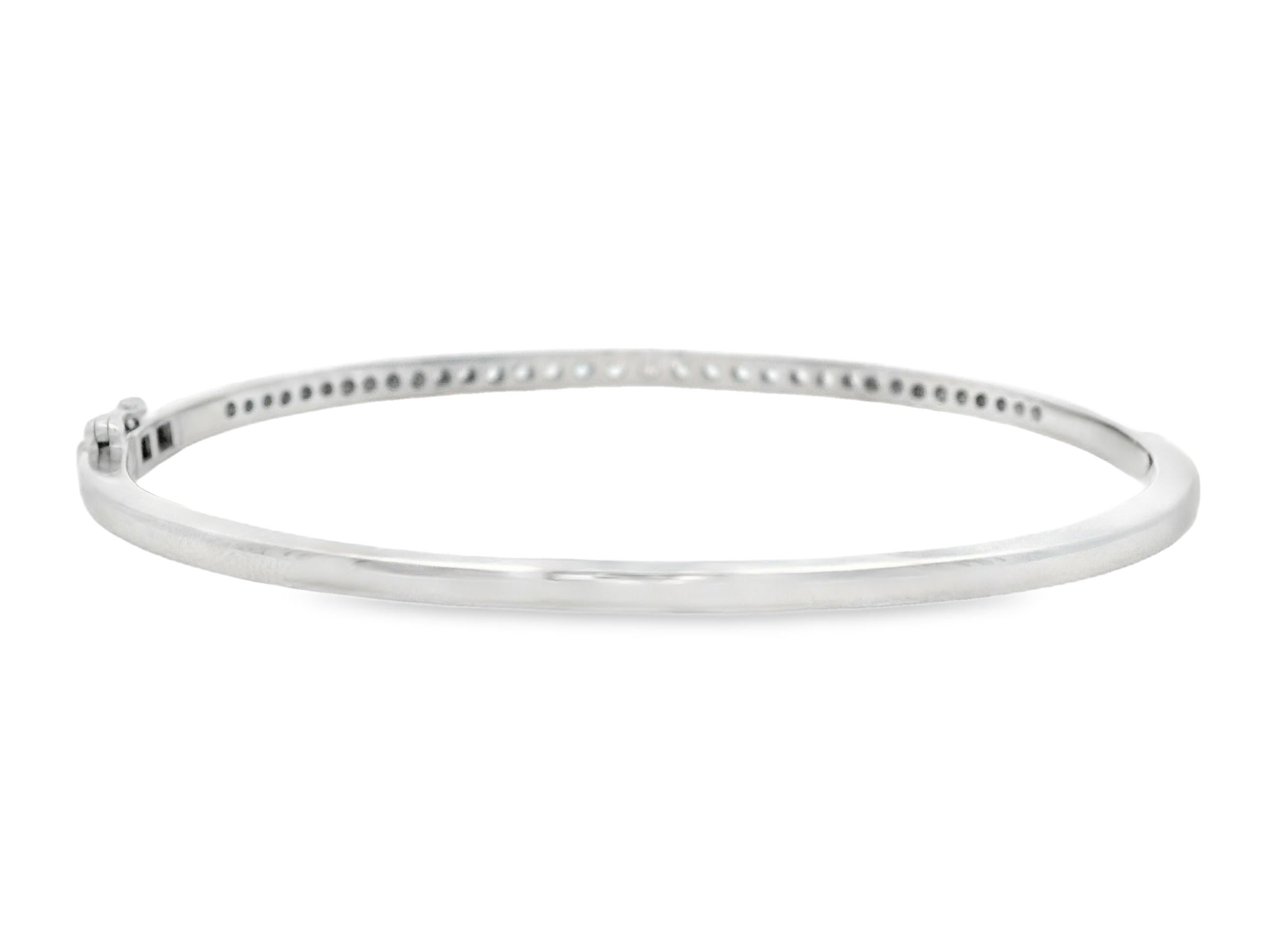Taglio rotondo Bracciale Diamond Line con 34 diamanti rotondi da 1,00 carati in oro bianco 14K in vendita