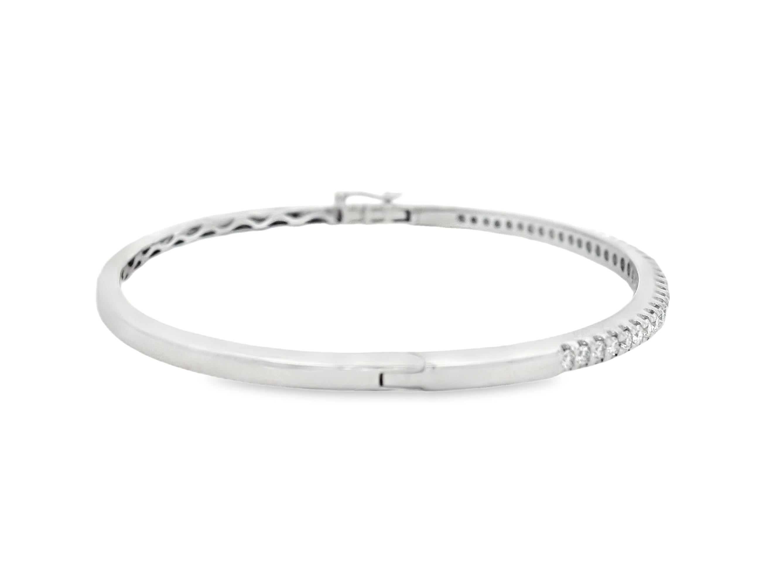 Bracciale Diamond Line con 34 diamanti rotondi da 1,00 carati in oro bianco 14K In condizioni Nuovo in vendita a New York, NY