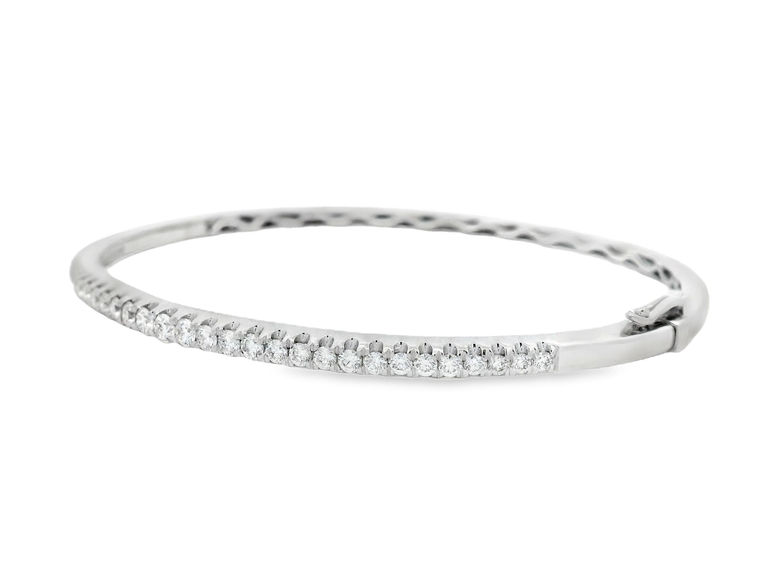 Bracciale Diamond Line con 34 diamanti rotondi da 1,00 carati in oro bianco 14K in vendita 1