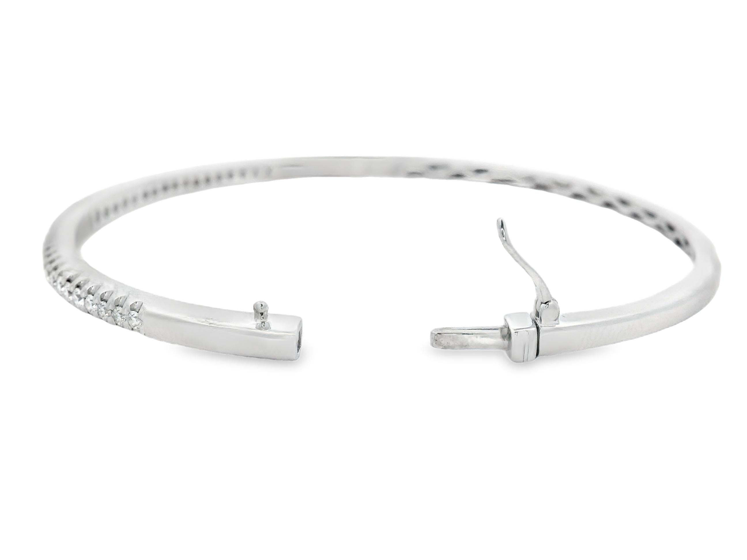 Bracciale Diamond Line con 34 diamanti rotondi da 1,00 carati in oro bianco 14K in vendita 3