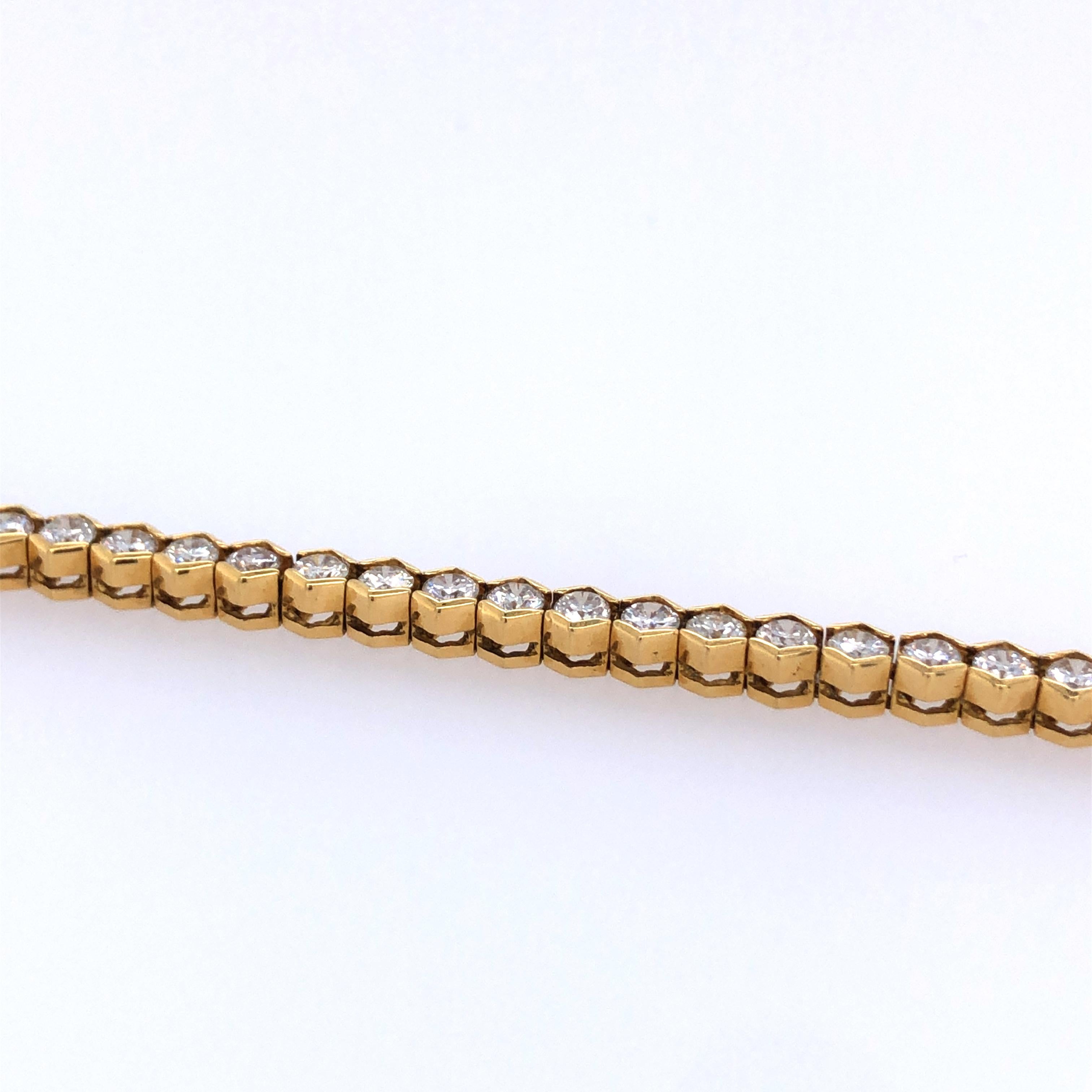 Taille ronde Bracelet ligne de diamants en vente