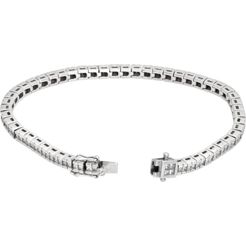 Diamond Line White Gold Bracelet In Excellent Condition In Surfside, FL